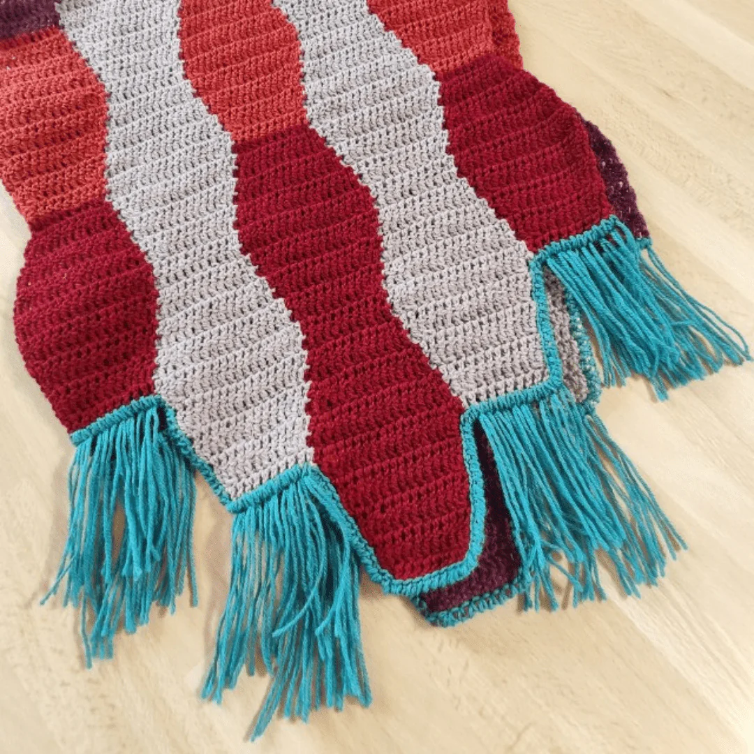 1555-hexagon-scarf-1.webp