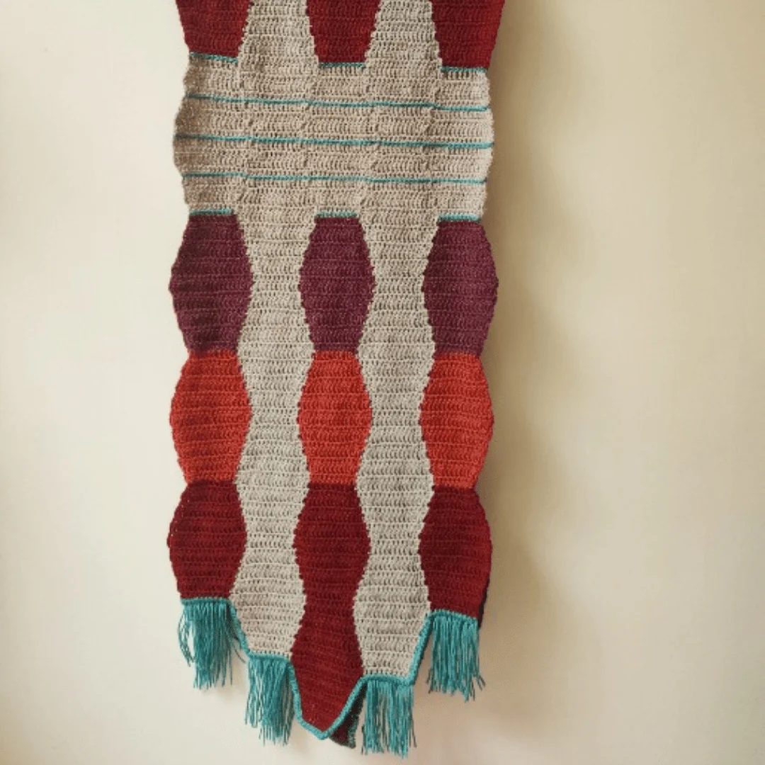 1555-hexagon-scarf-1.webp