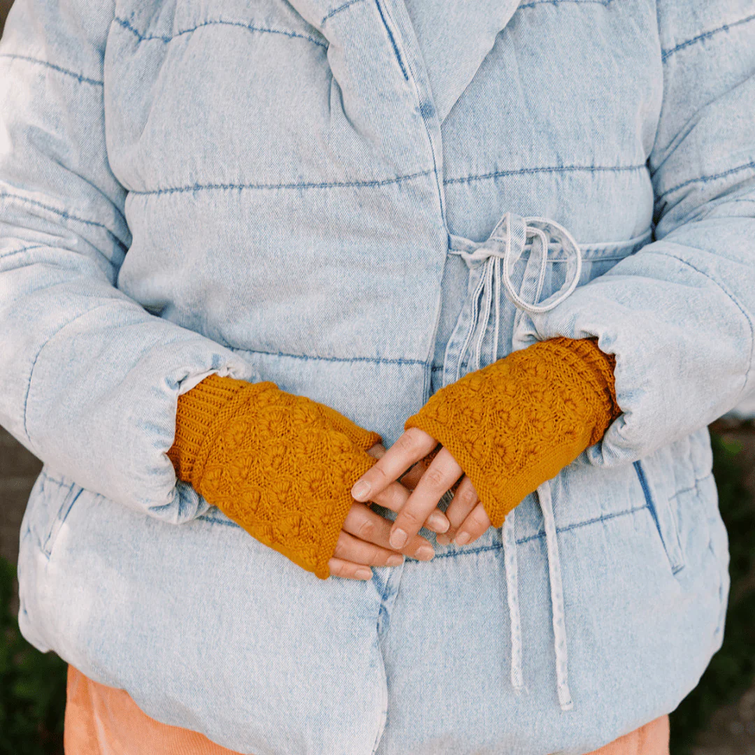15605-kvitka-textured-flower-mittens-1.webp