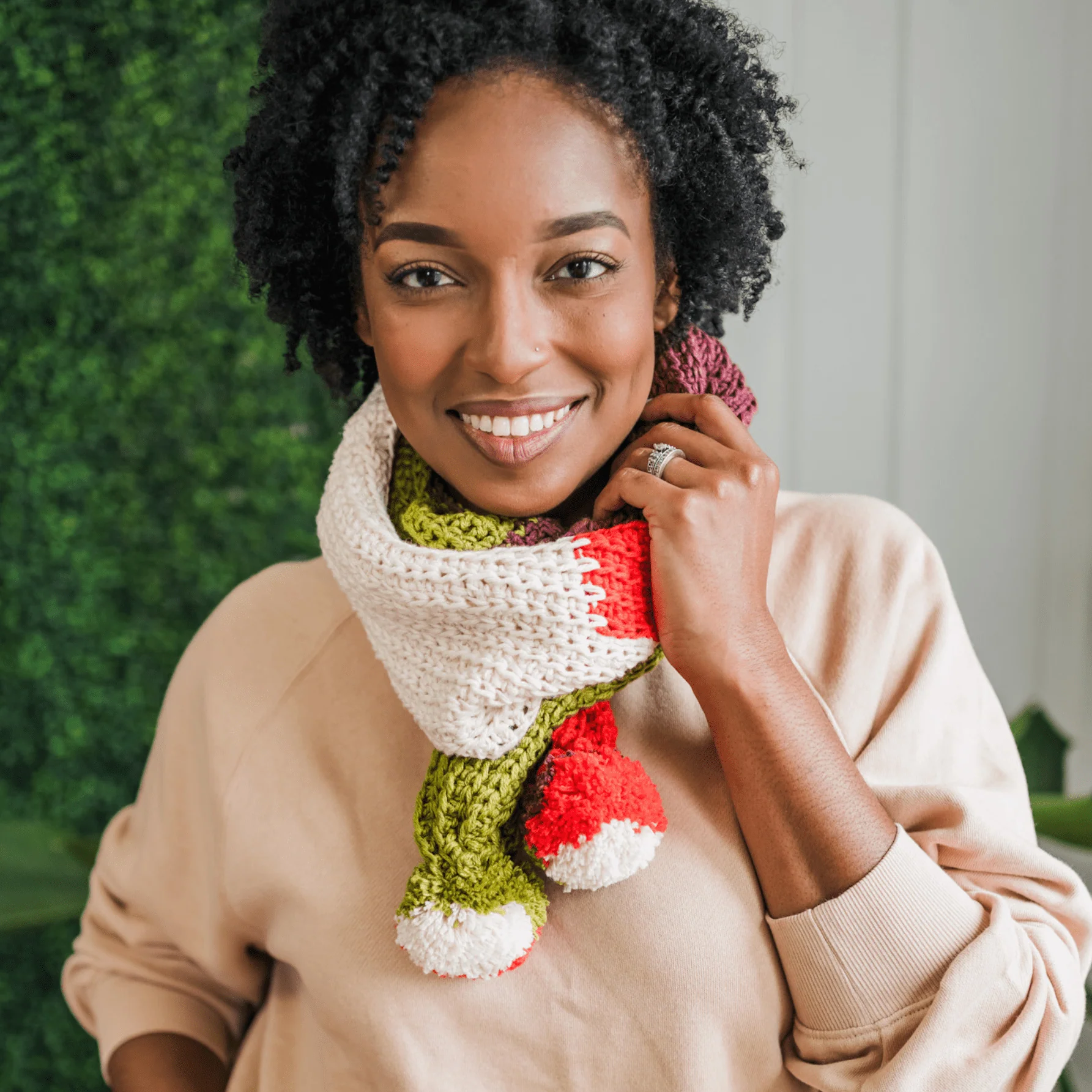 1564-chilly-pom-scarf-1.webp