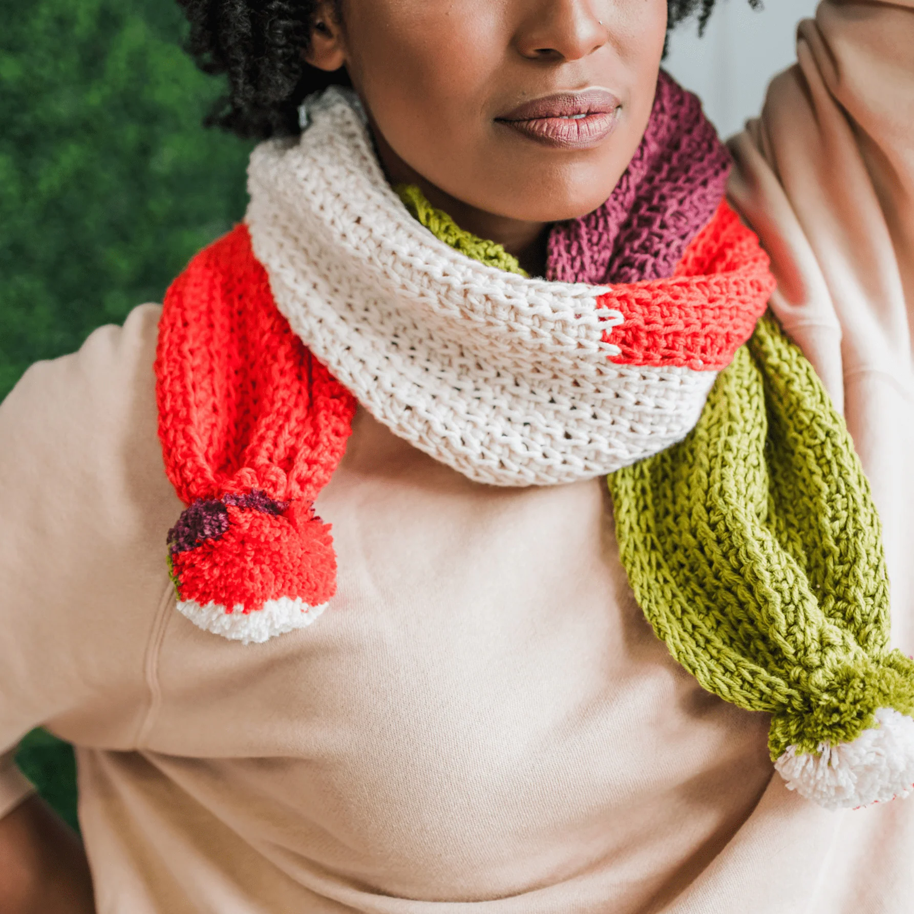 1564-chilly-pom-scarf-1.webp