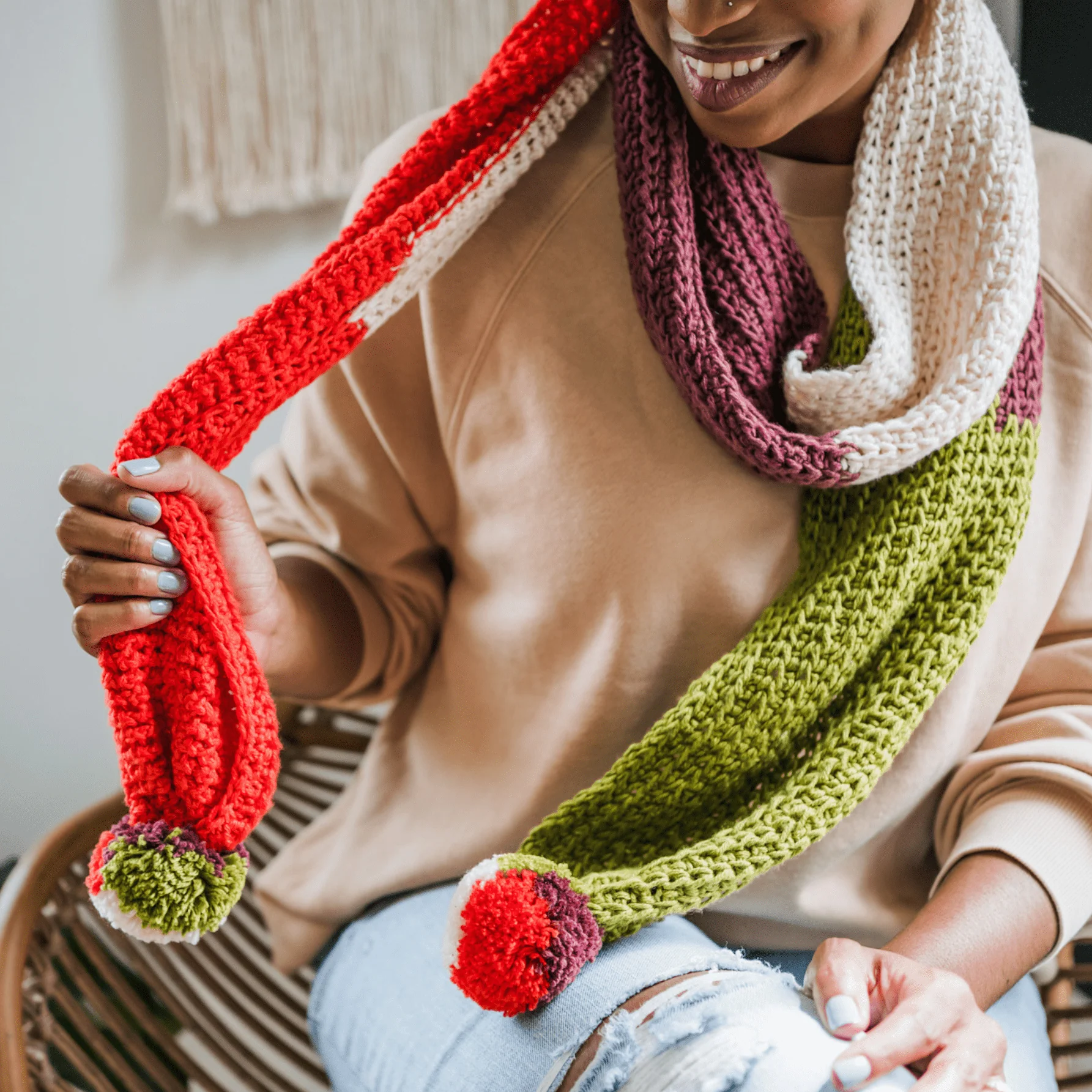 1564-chilly-pom-scarf-1.webp
