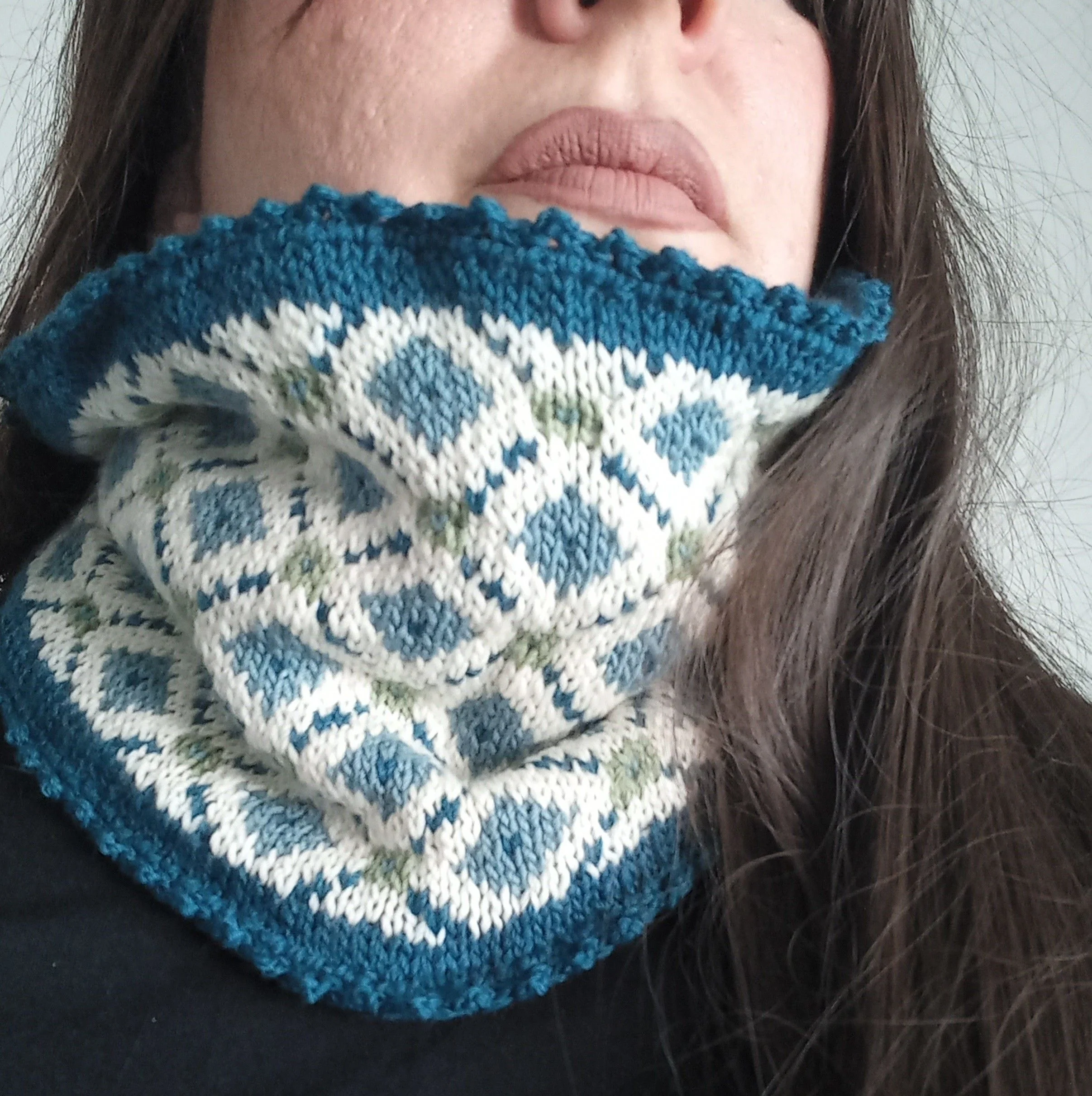 16181-mikoto-neck-warmer-1.webp