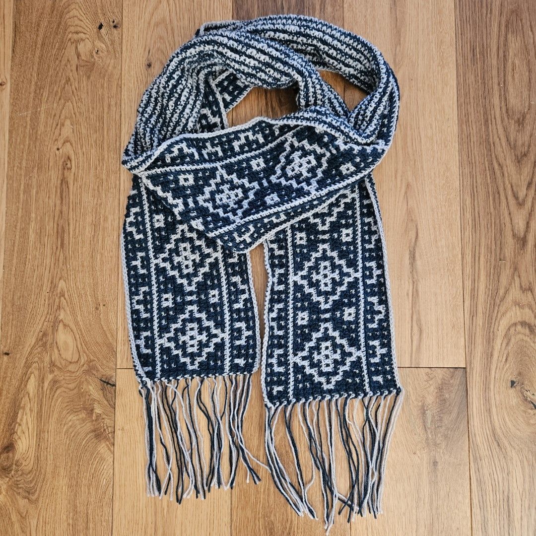 16224-ancient-ruin-scarf-1.webp