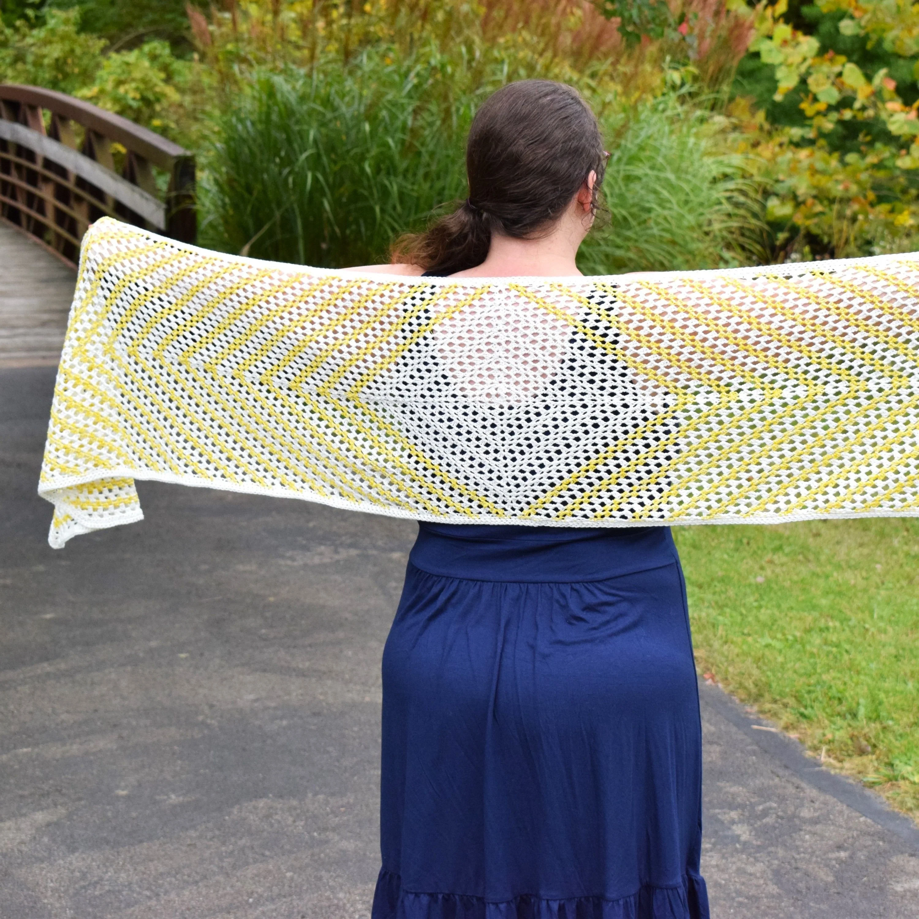 16808-brilliance-shawl-1.webp