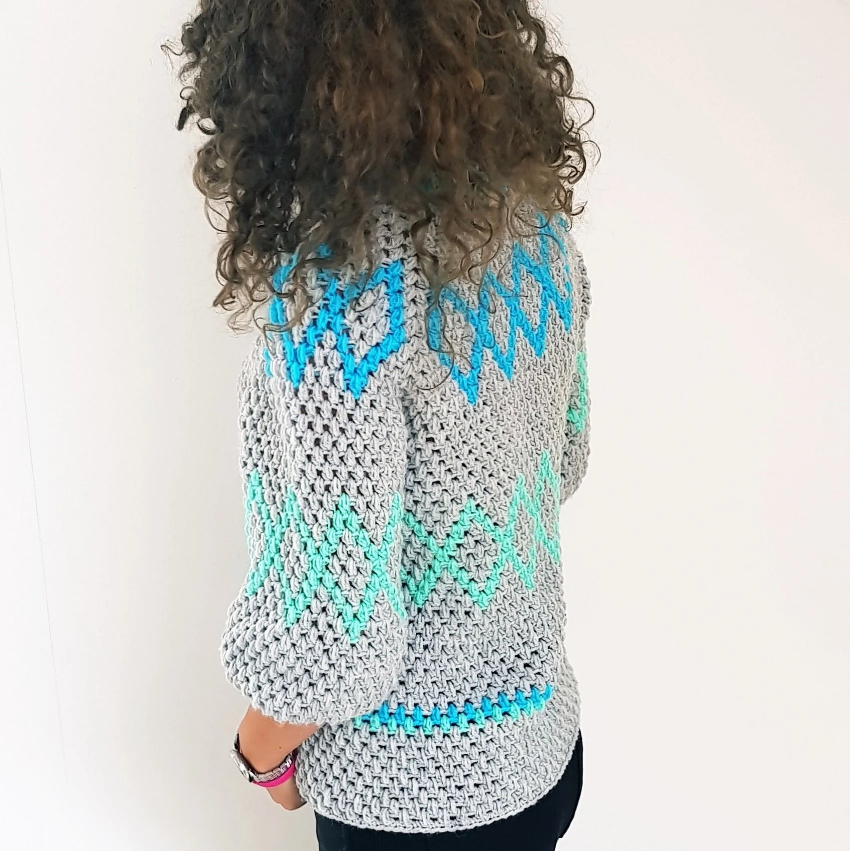 16977-diamonds-puff-sweater-1.webp