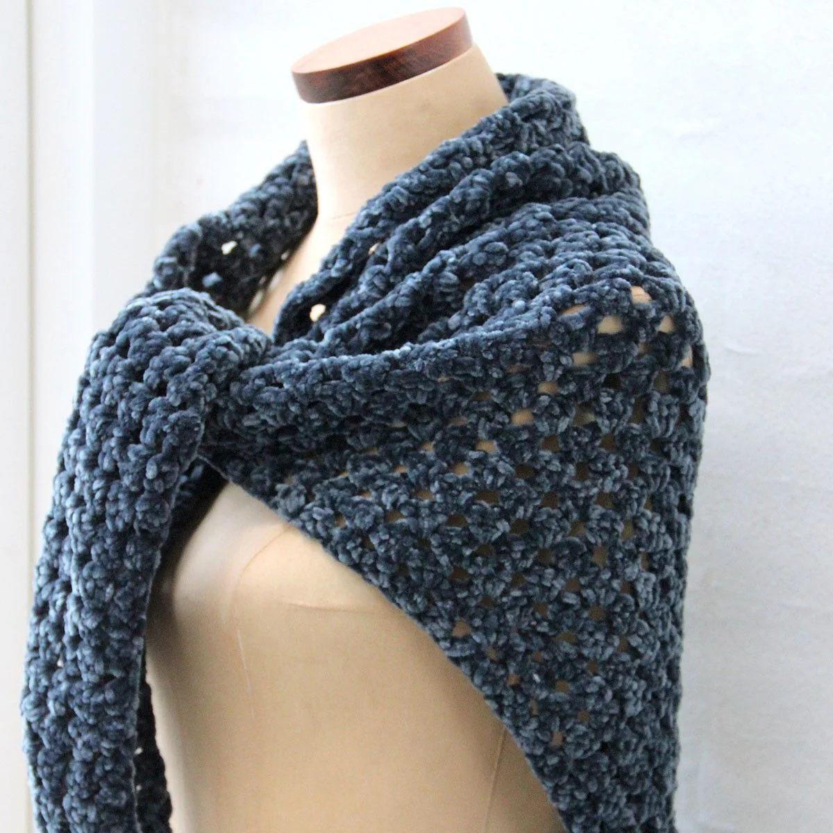 16998-granny-shawl-boheme-velvet-double–1.webp