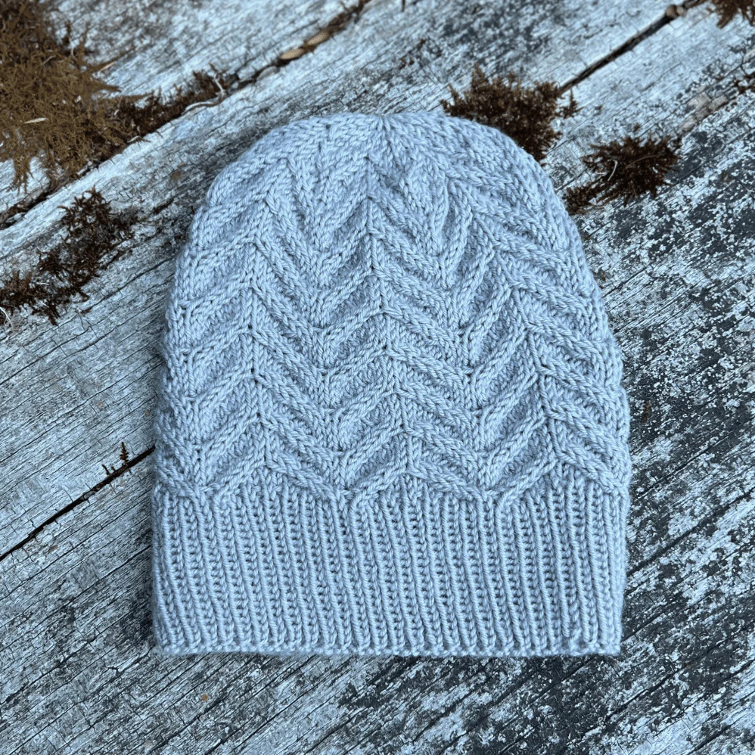 1702-manypeaks-beanie-1.webp