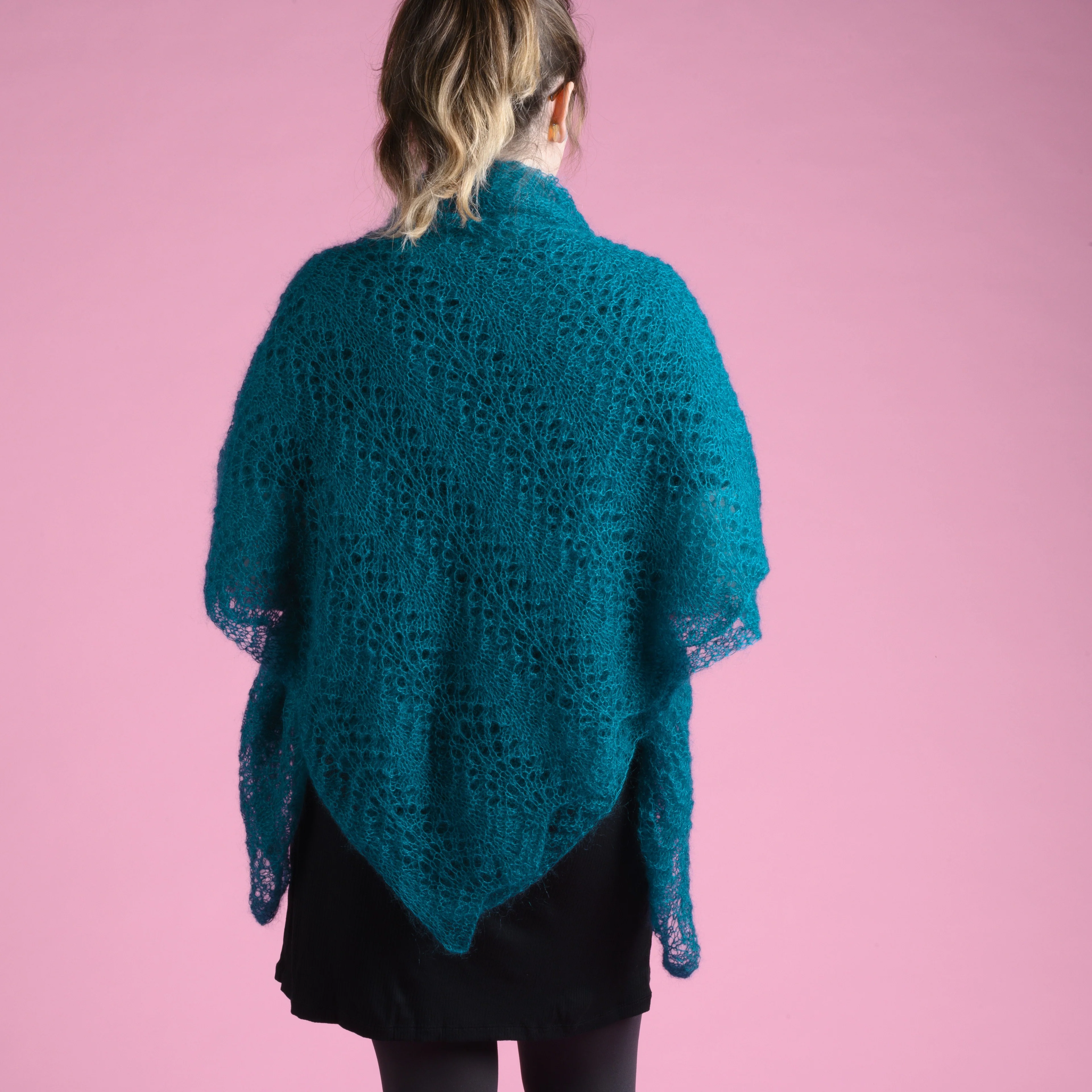 17026-peacock-shawl-in-kid-silk-1.webp
