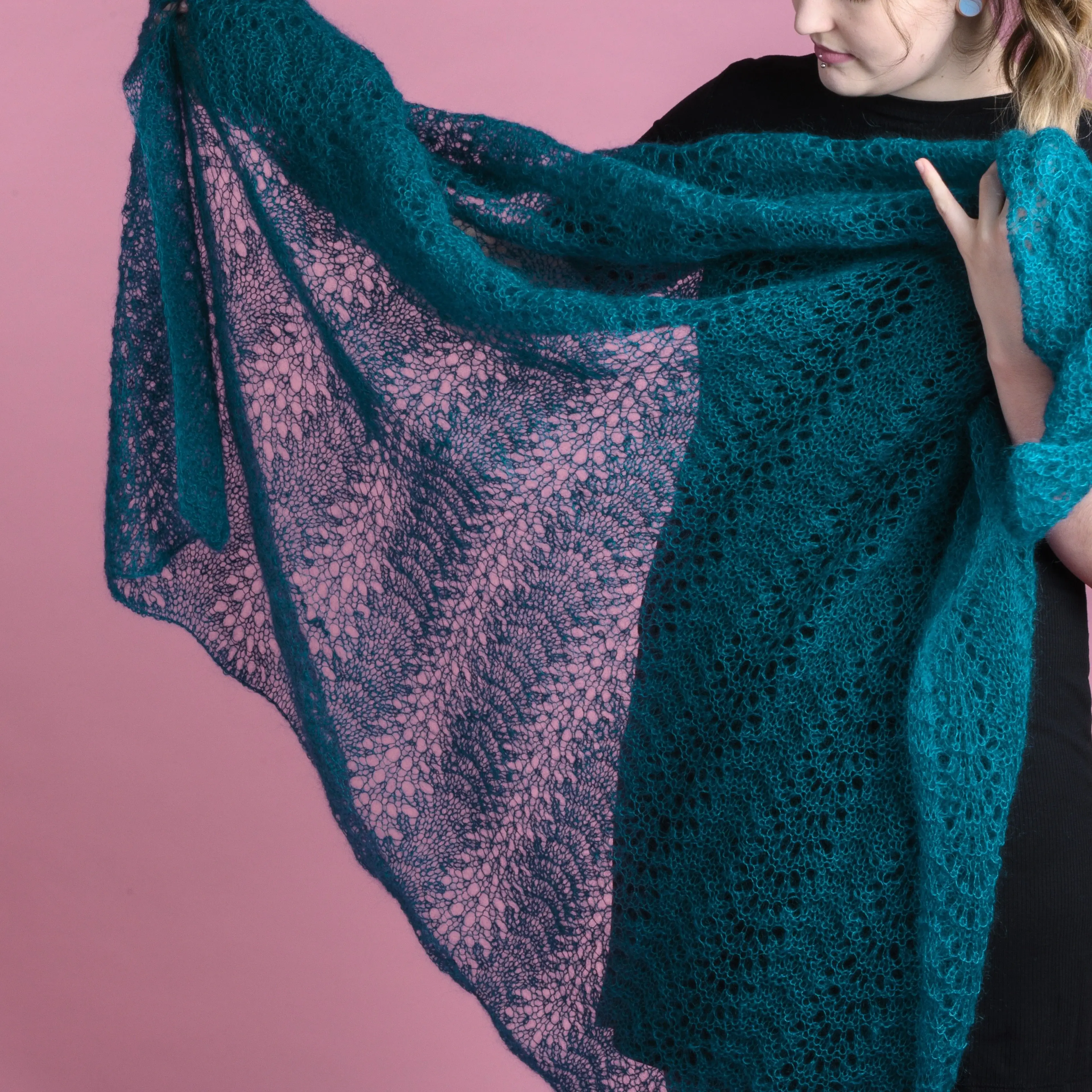 17026-peacock-shawl-in-kid-silk-1.webp