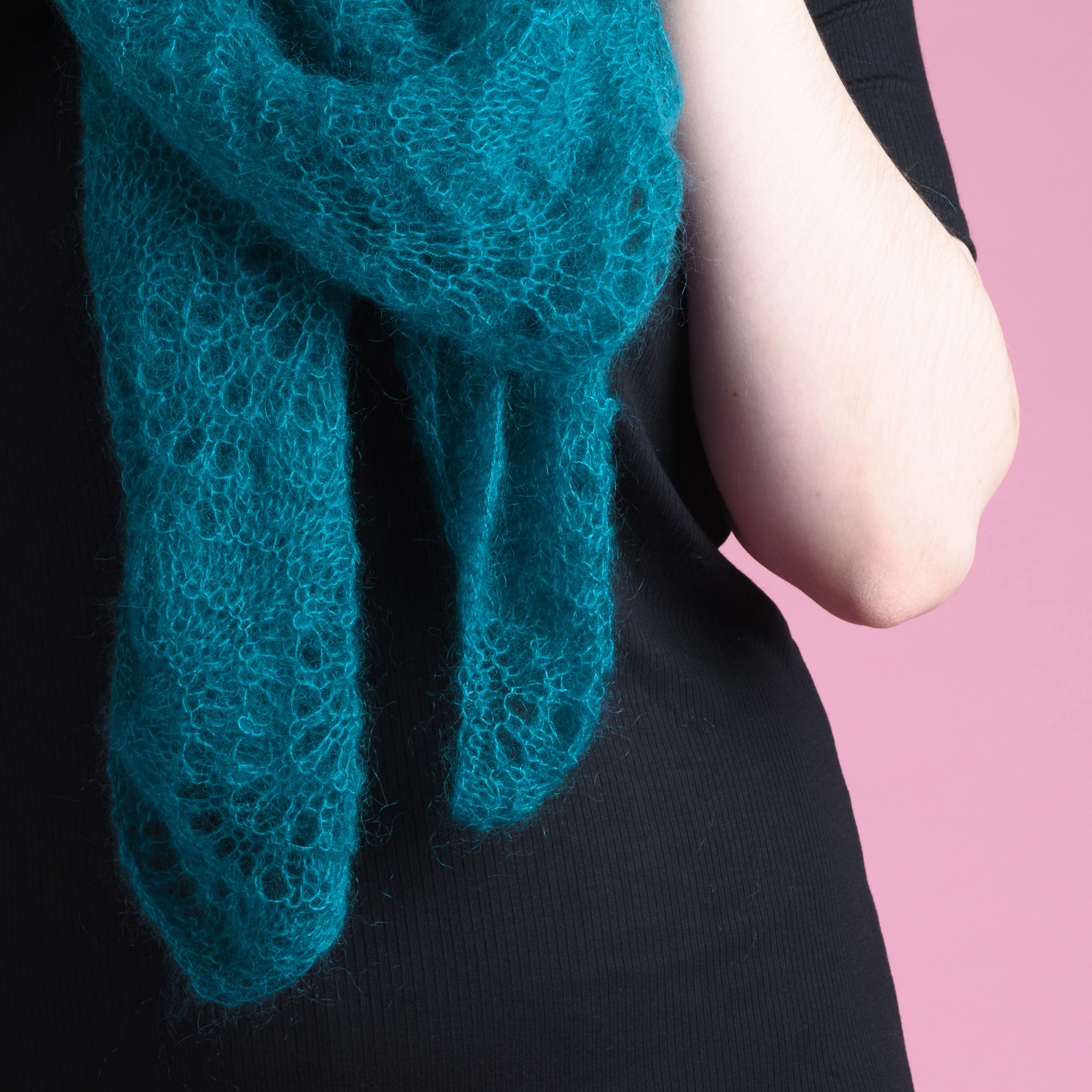 17026-peacock-shawl-in-kid-silk-1.webp