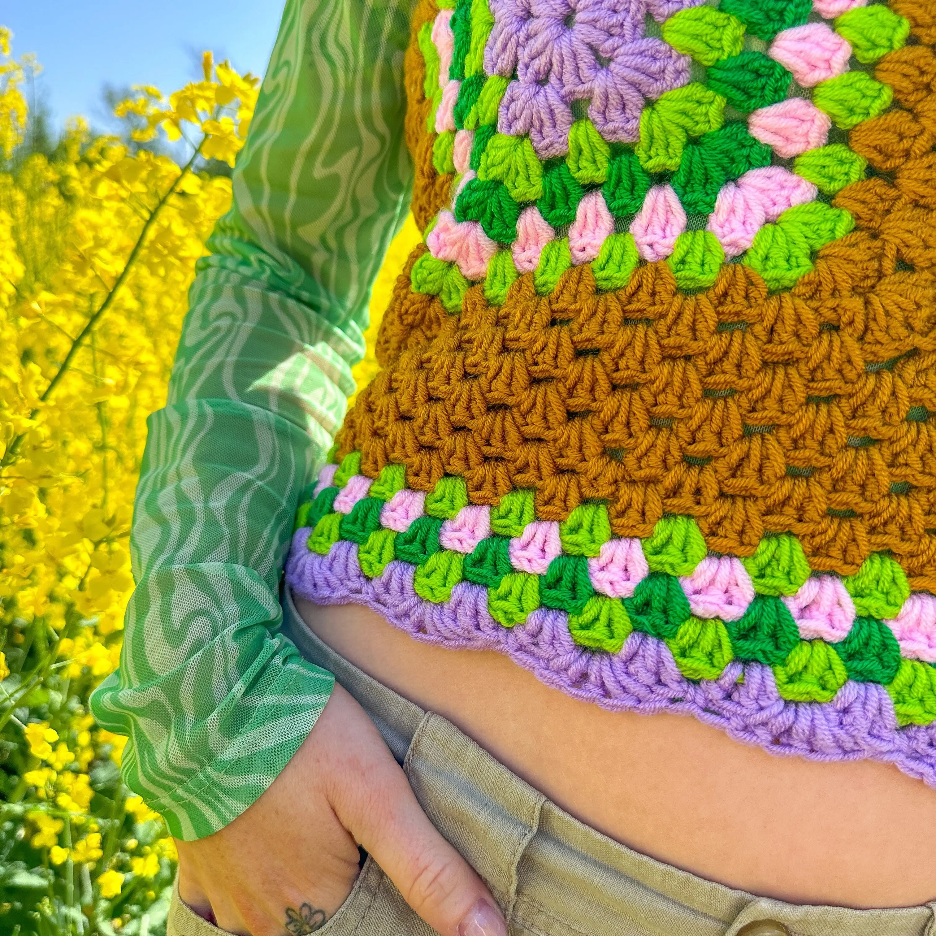 17027-woodstock-crop-top-1.webp