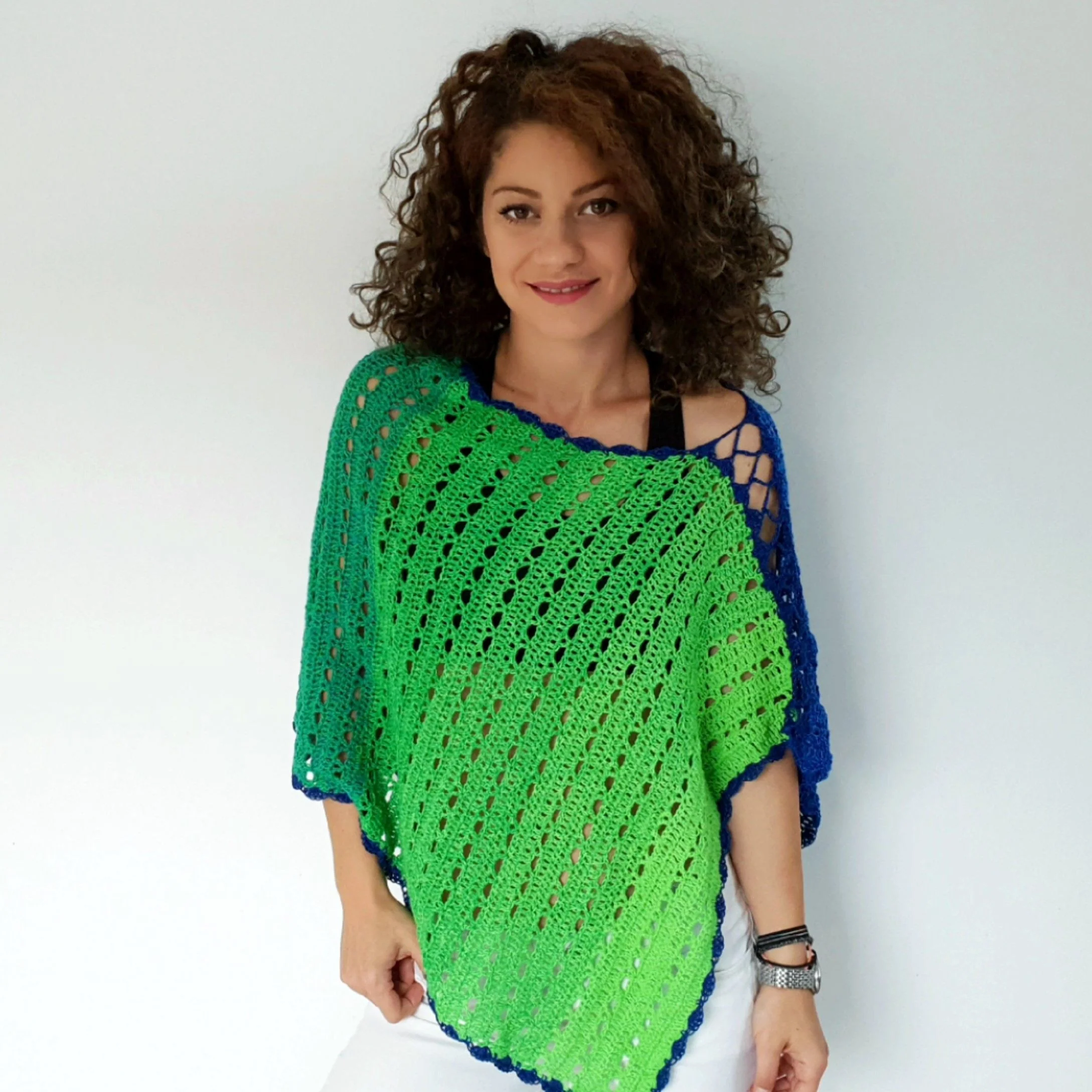 17269-green-sea-poncho-1.webp