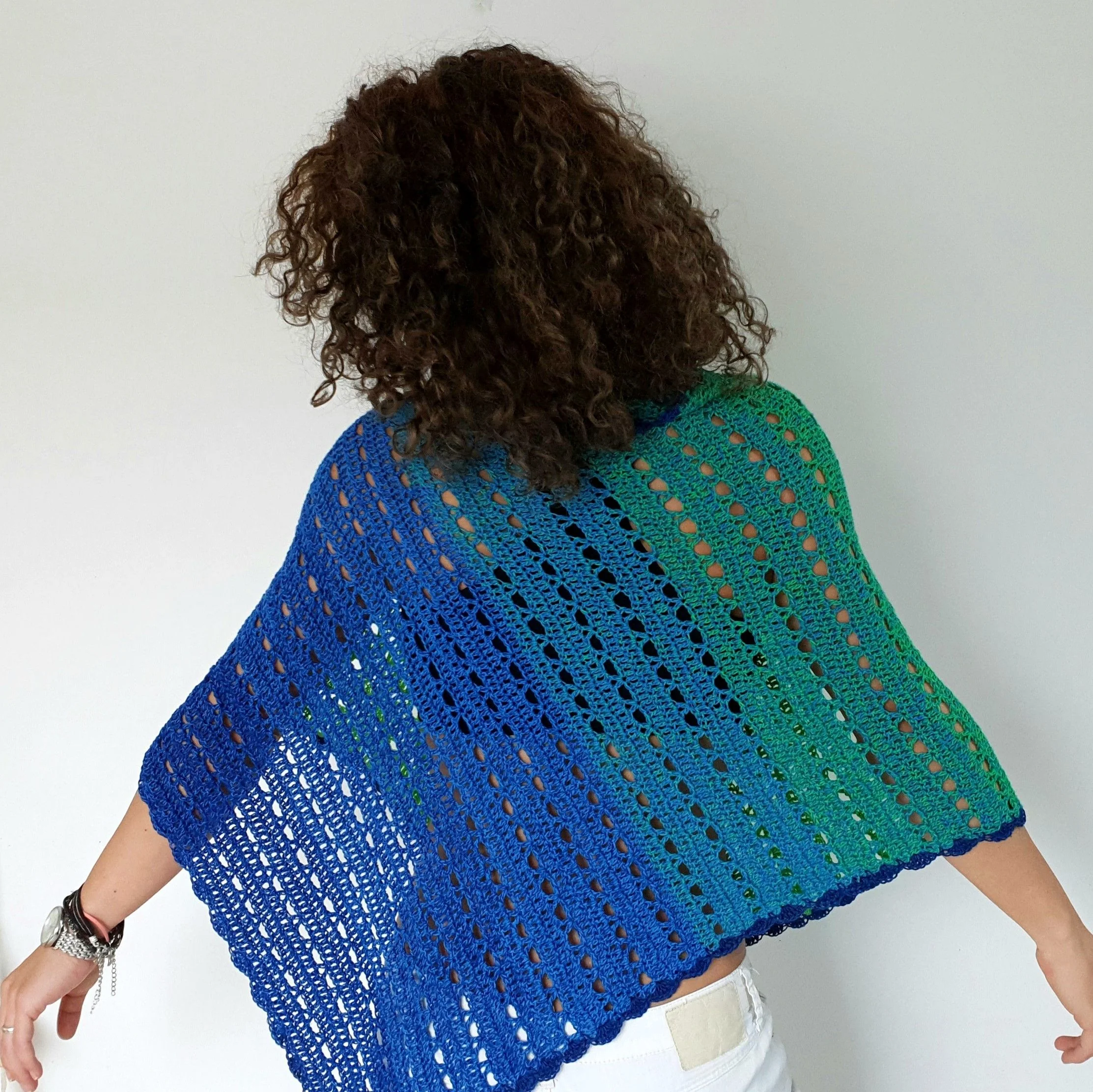 17269-green-sea-poncho-1.webp