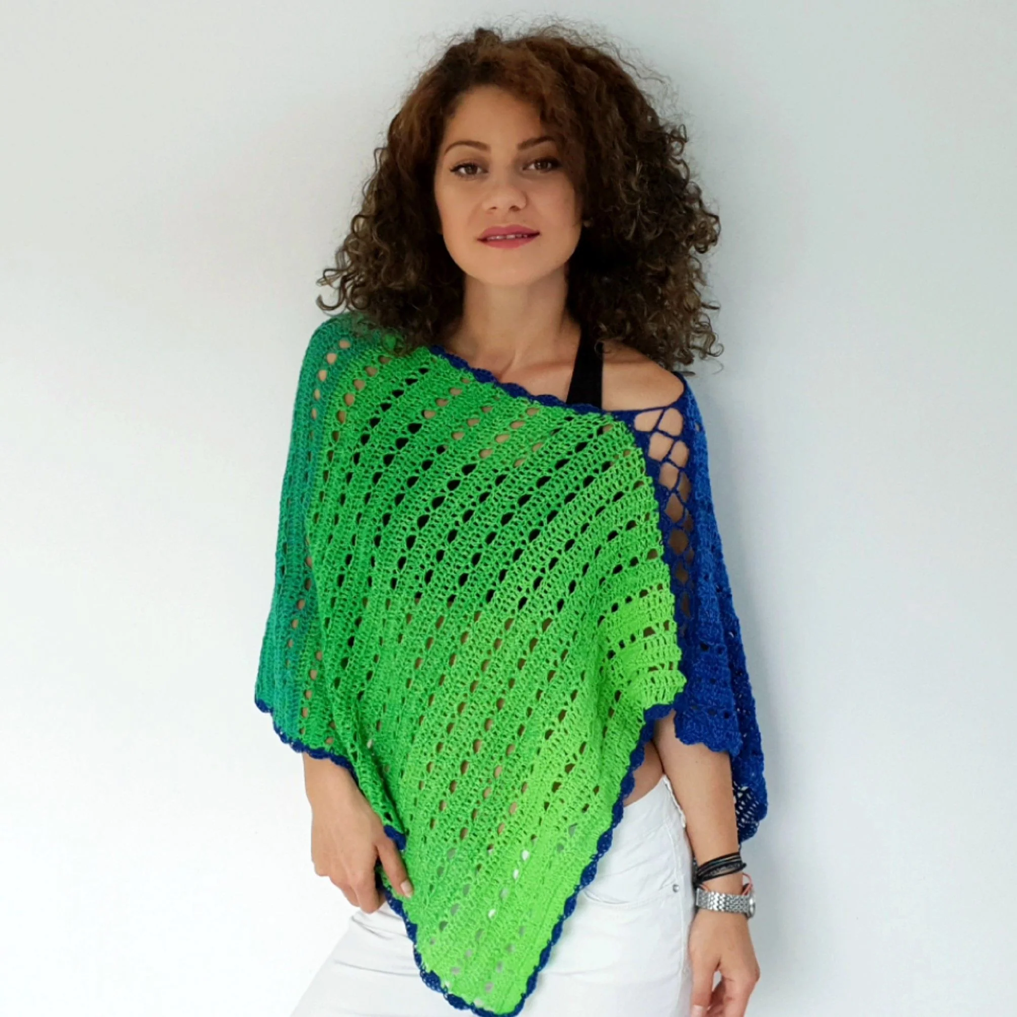 17269-green-sea-poncho-1.webp