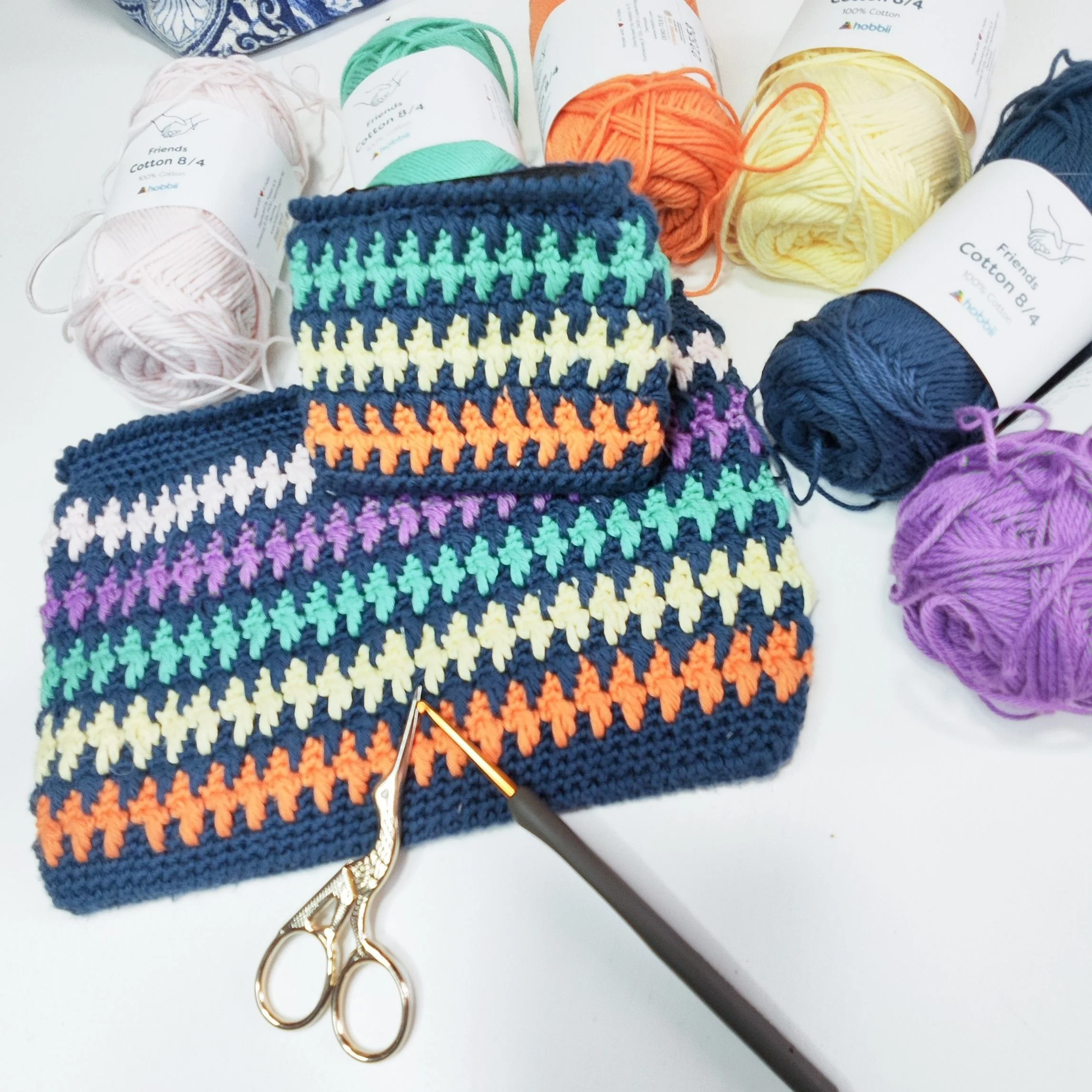 1741-multicolor-toiletry-bag-and-wallet-1.webp