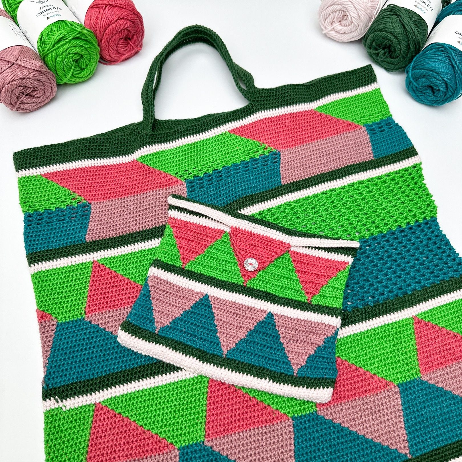 1745-retro-tote-bag-and-pouch-1.webp