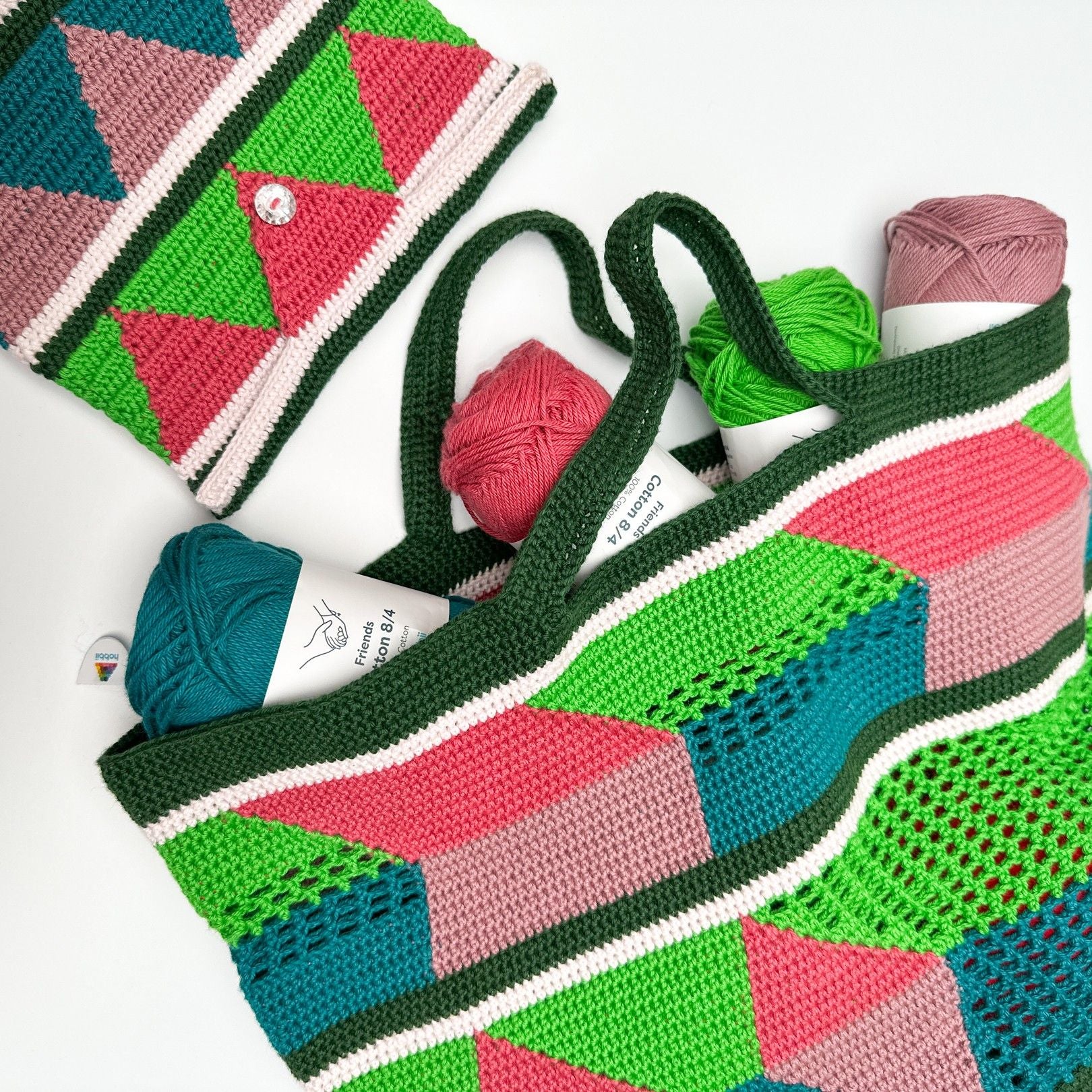 1745-retro-tote-bag-and-pouch-1.webp