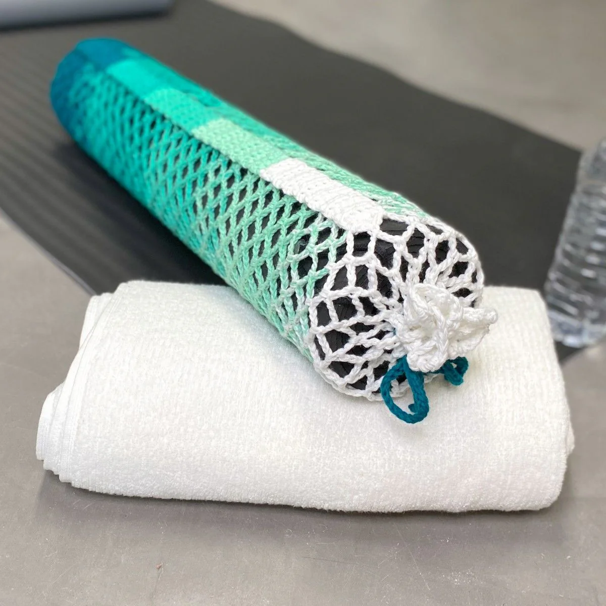 1747-ombre-net-bag-for-yoga-mat-1.webp