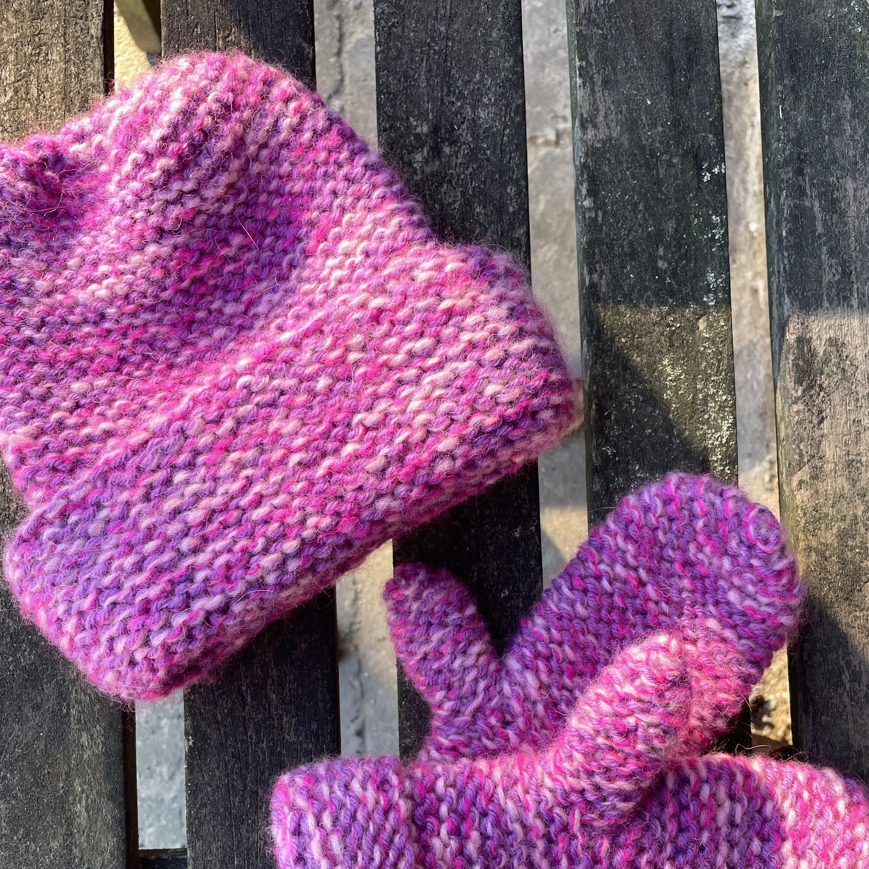 17489-ultra-easy-garter-stitch-beanie-1.webp
