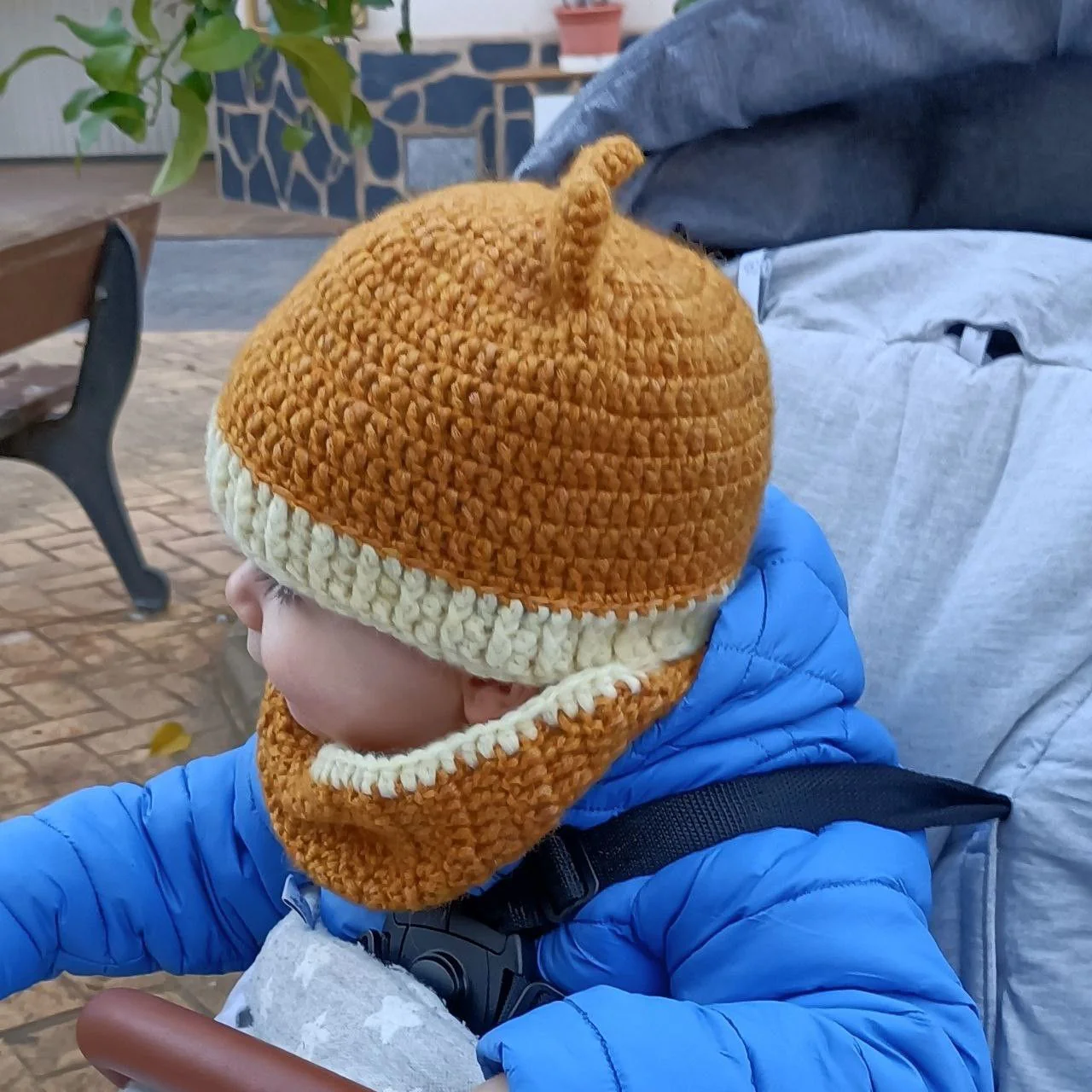17492-cat-children-s-beanie-and-infinity-scarf-1.webp