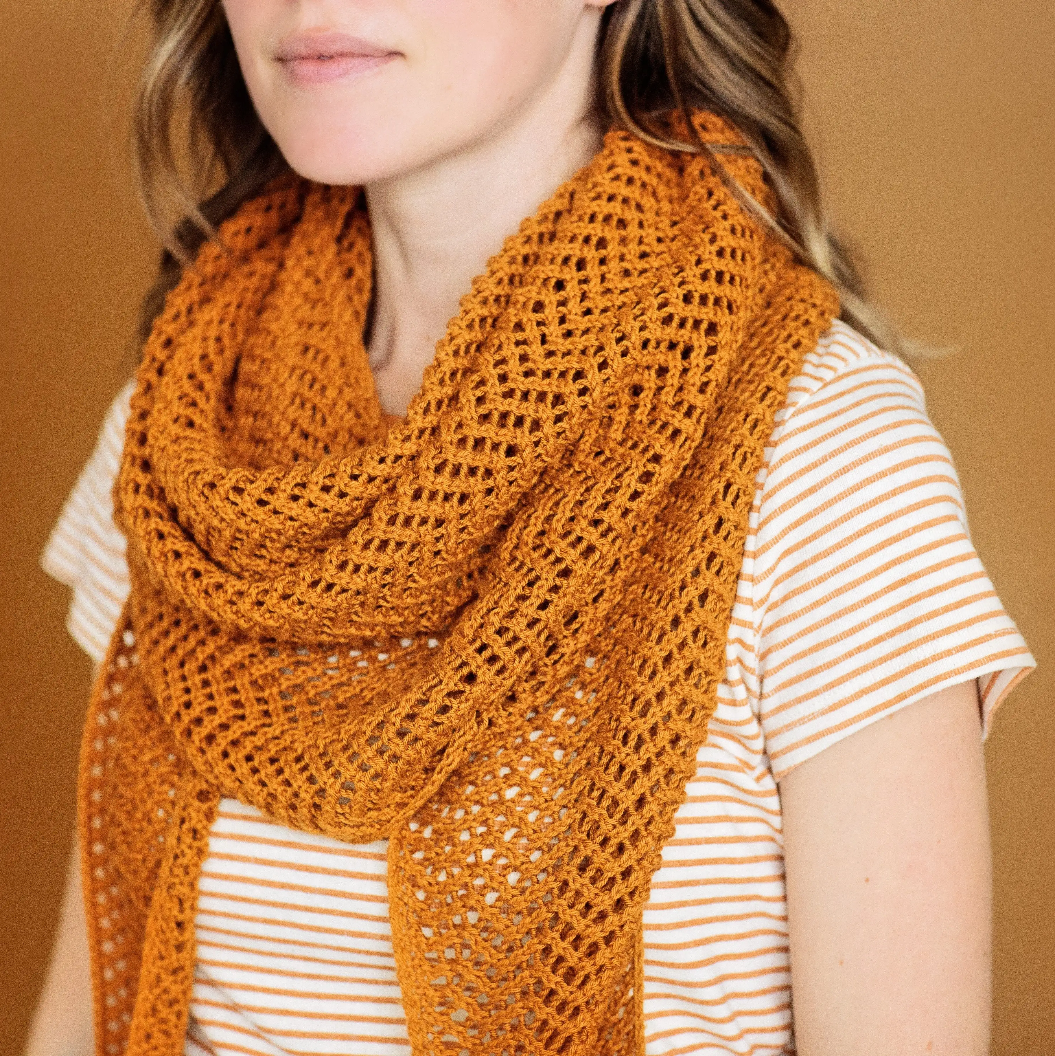 17656-topaz-shawl-1.webp