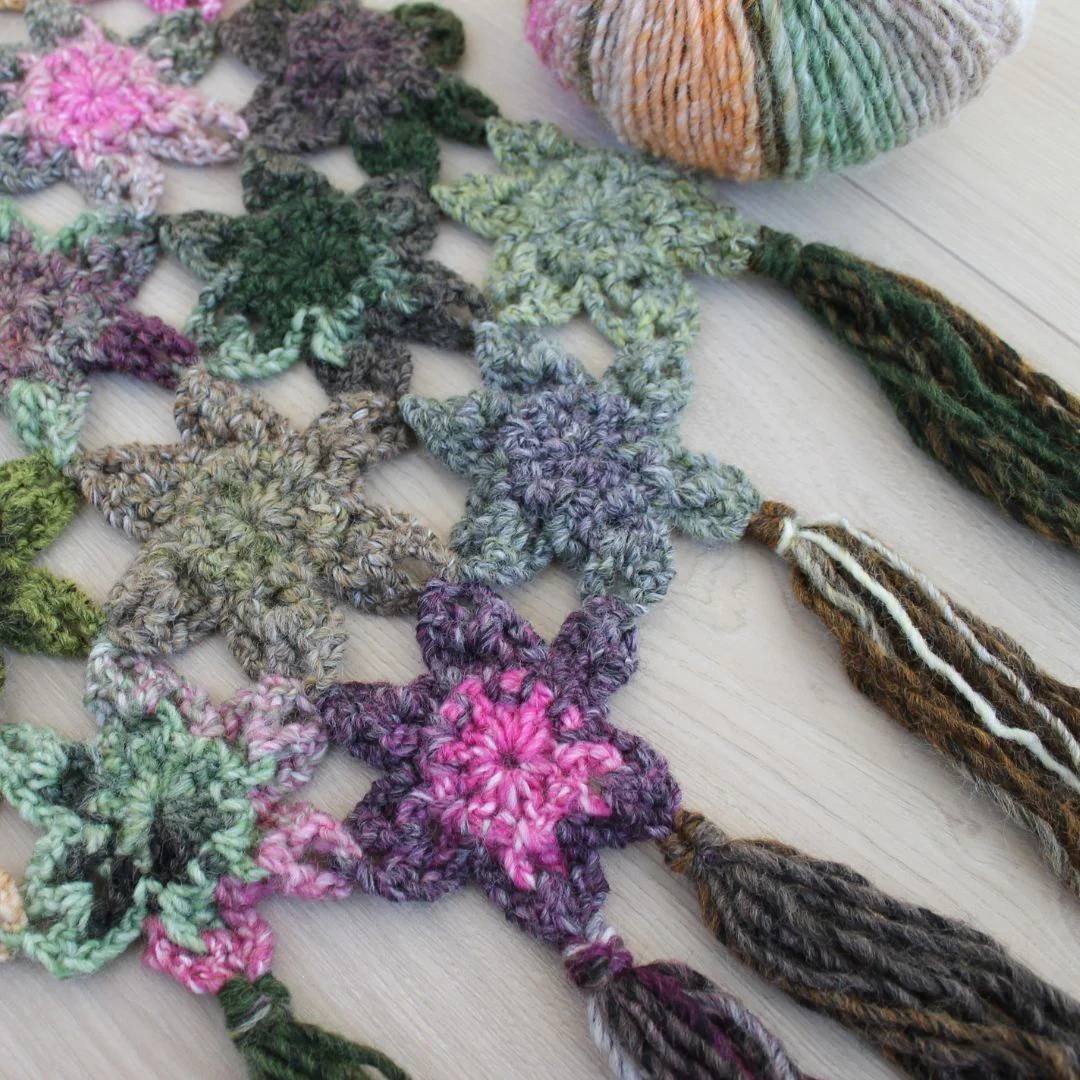 17846-8030-388-flowers-shawl-1.webp