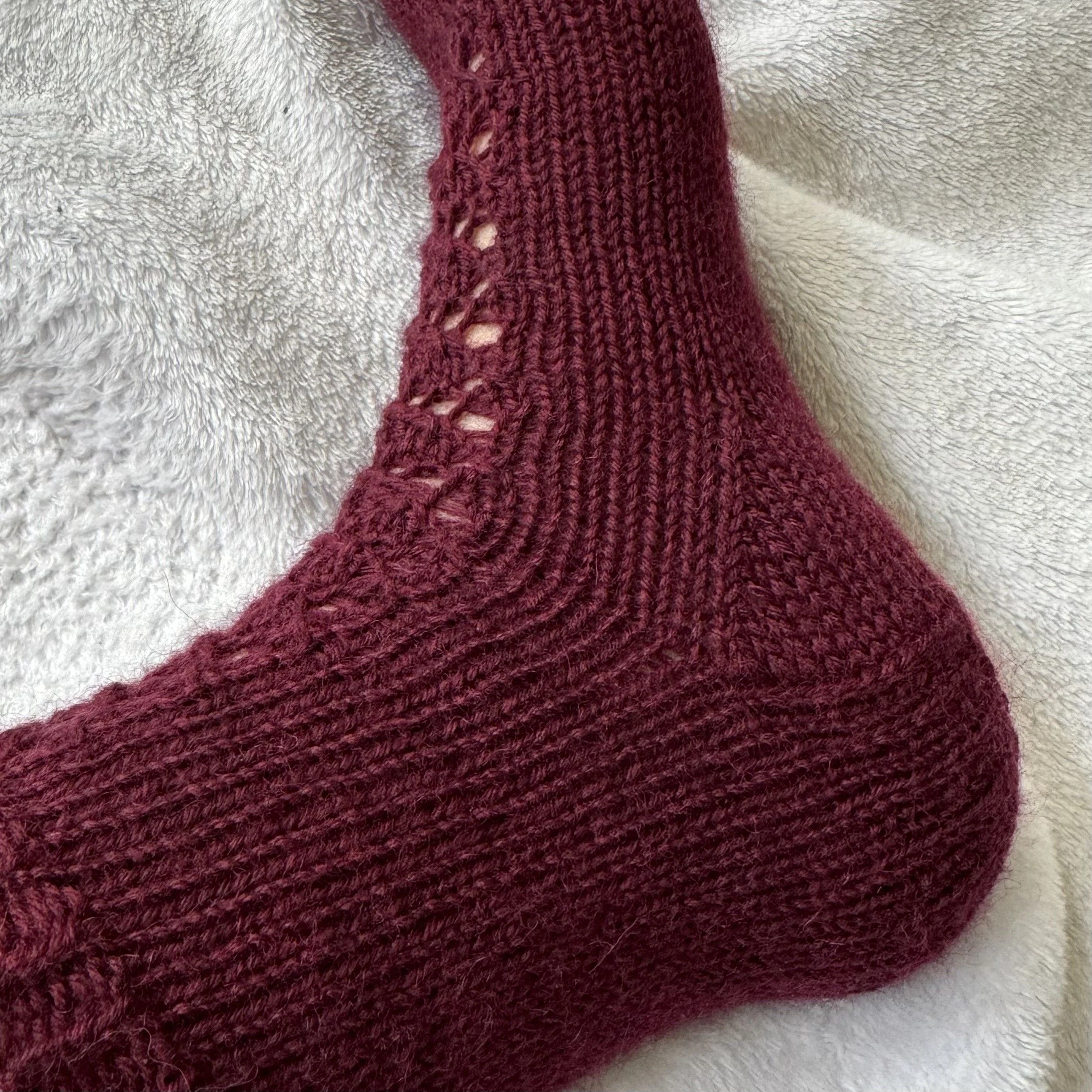 17987-alectrona-socks-1.webp