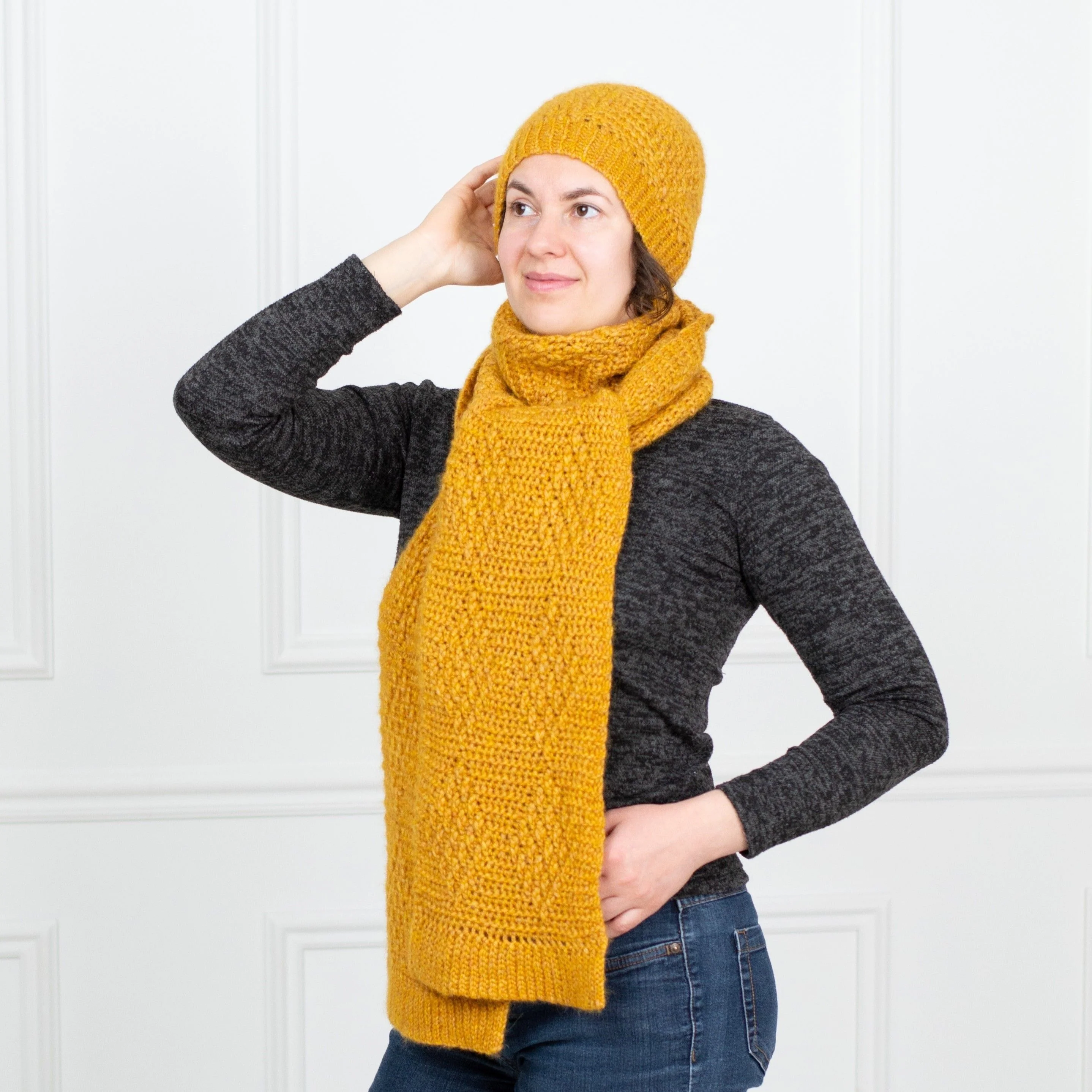 Beehive - Scarf and beanie