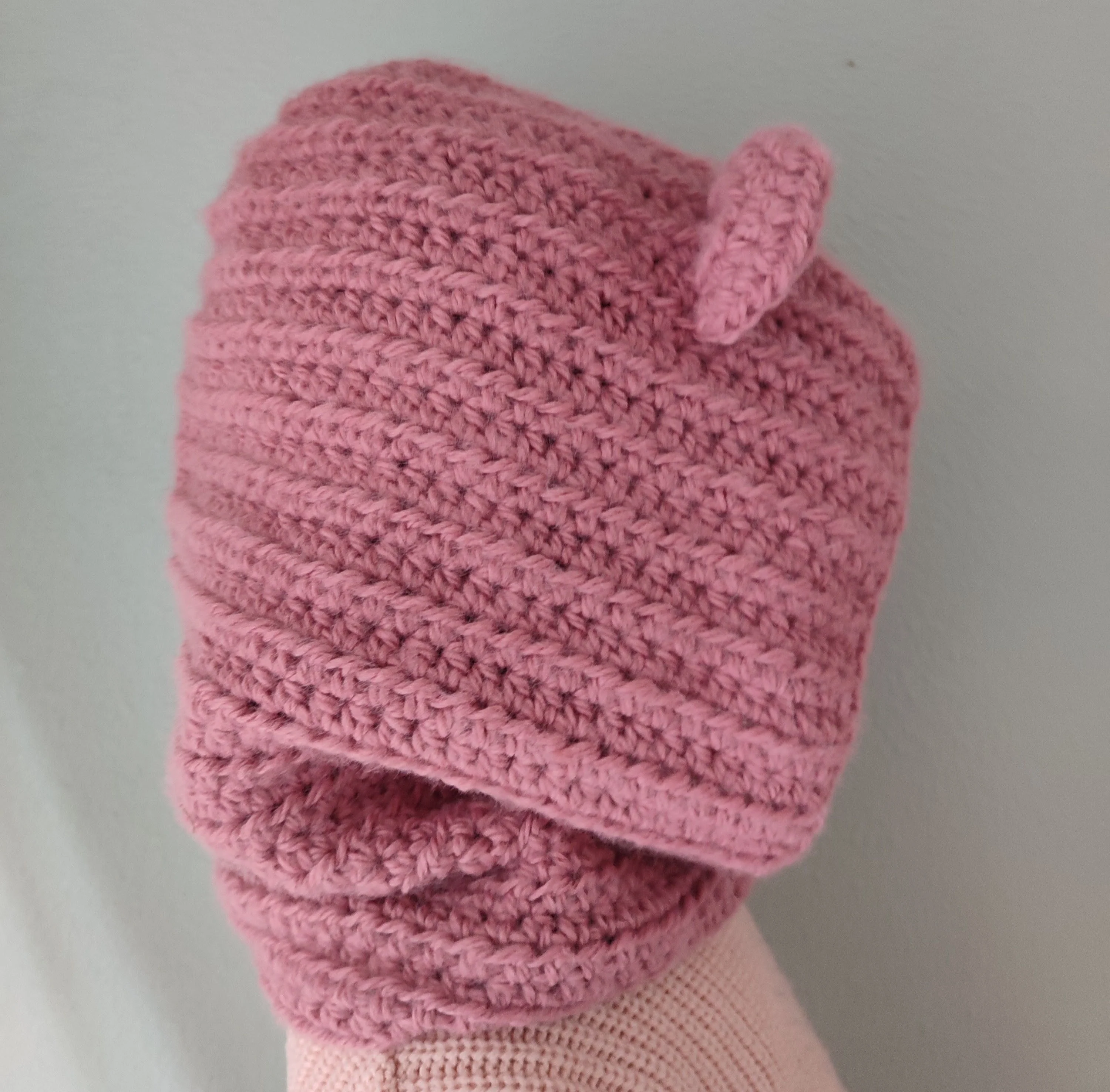 18314-bear-hooded-cowl-1.webp