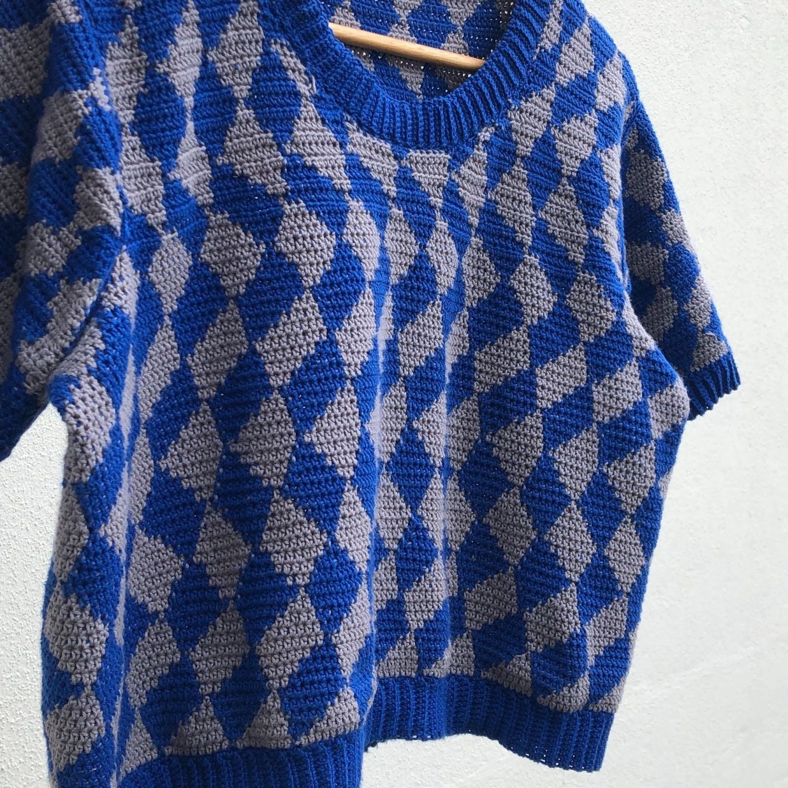 18355-trippy-tee-t-shirt-1.jpg