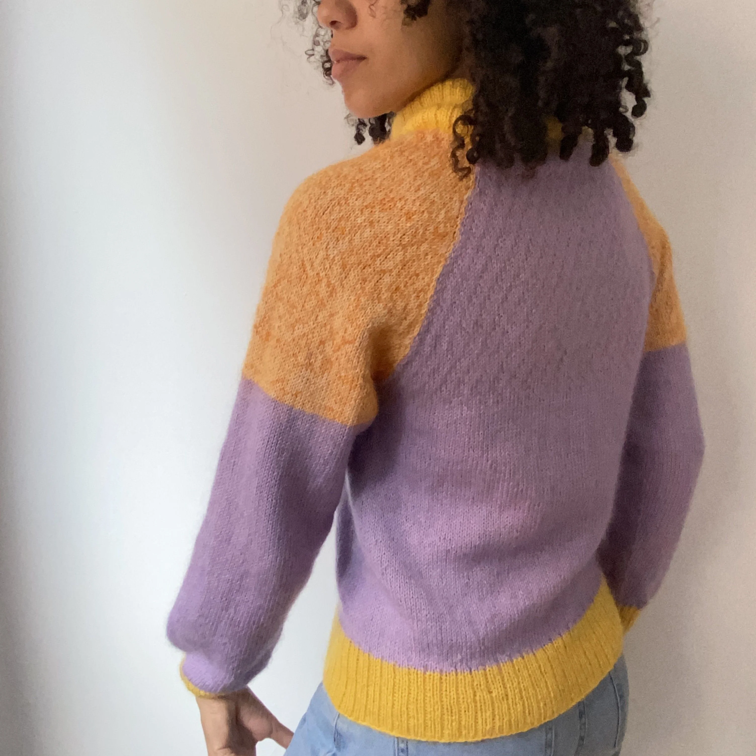 18628-90-s-memories-sweater-1.webp