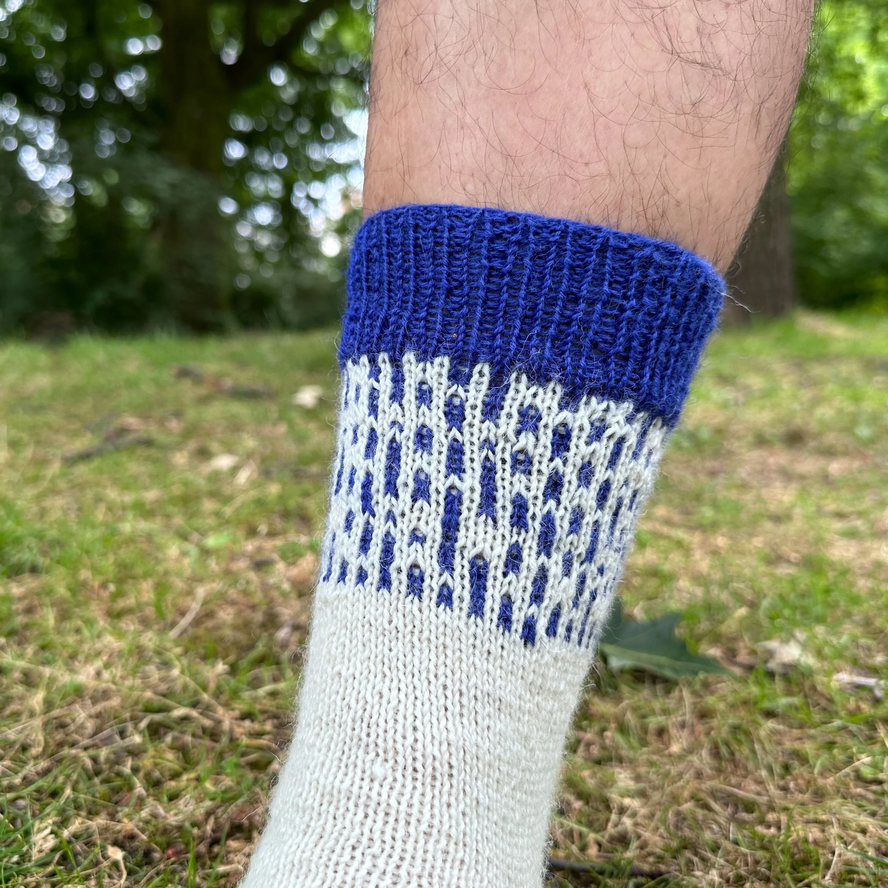 18643-rain-drop-socks-1.webp