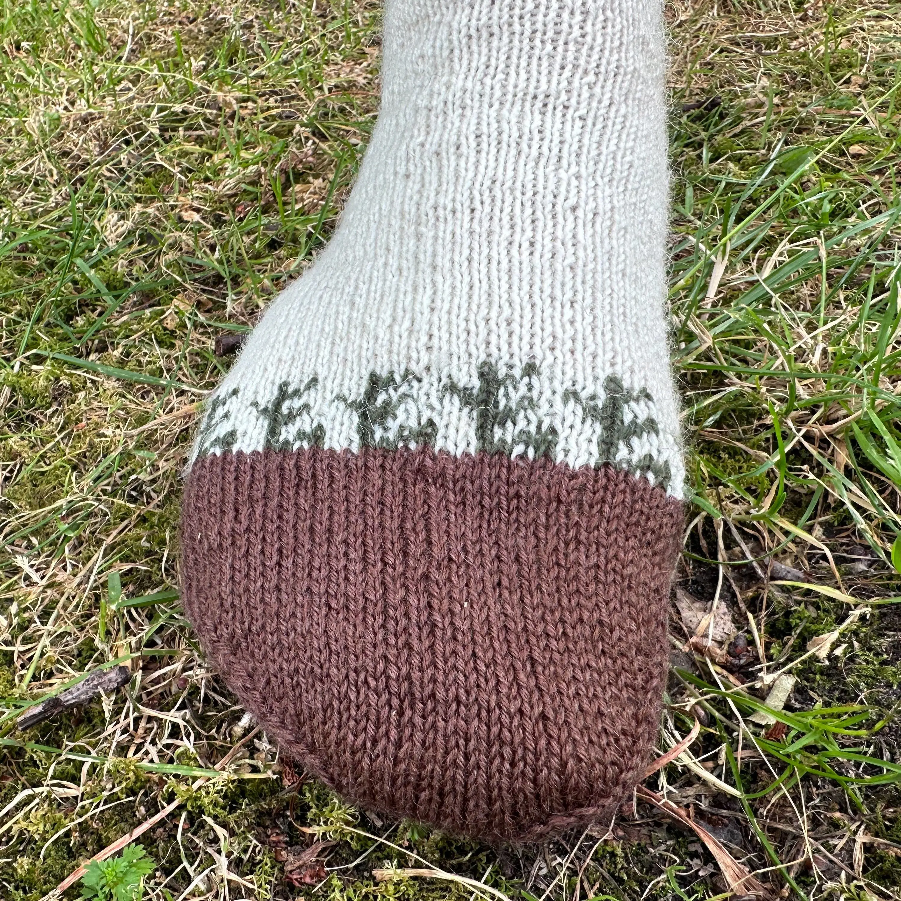18643-rain-drop-socks-1.webp