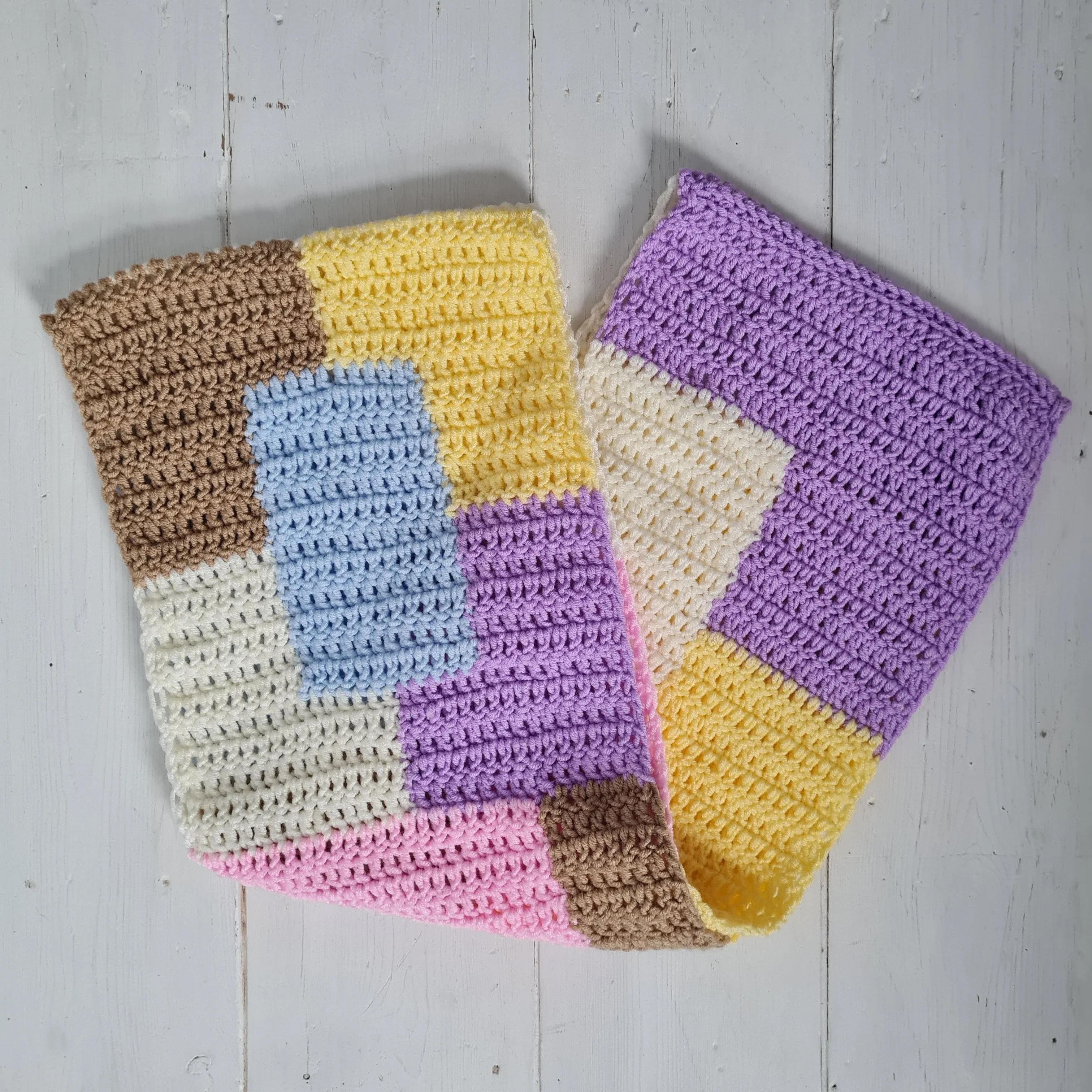 18681-patchy-infinity-scarf-1.webp