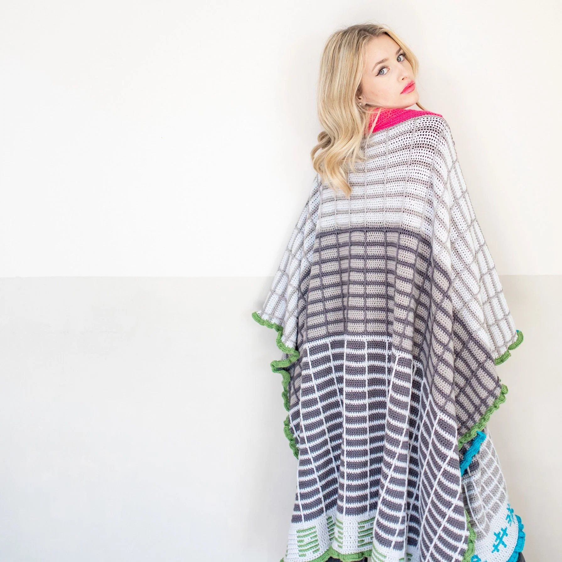 18781-norse-zen-poncho-1.webp