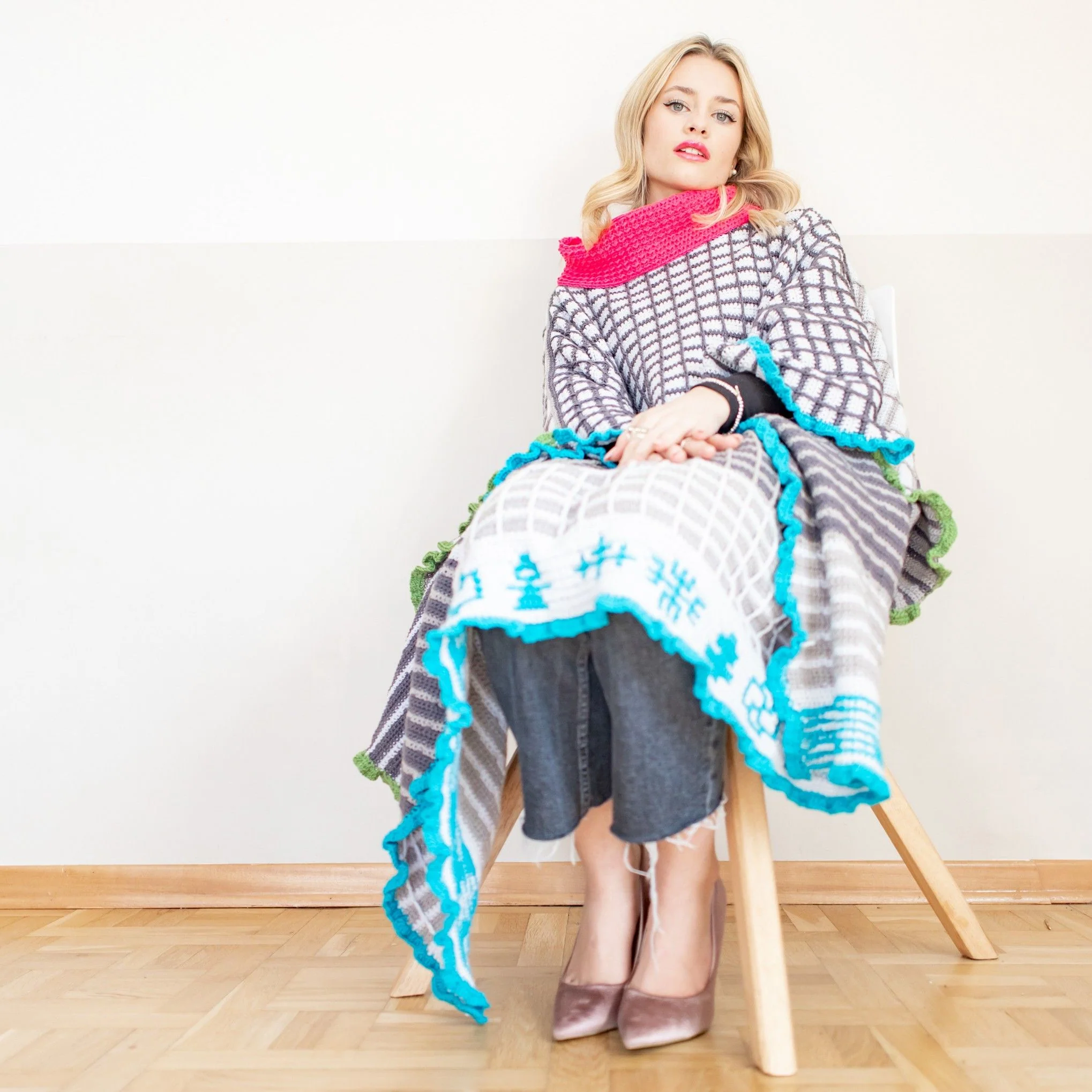 18781-norse-zen-poncho-1.webp