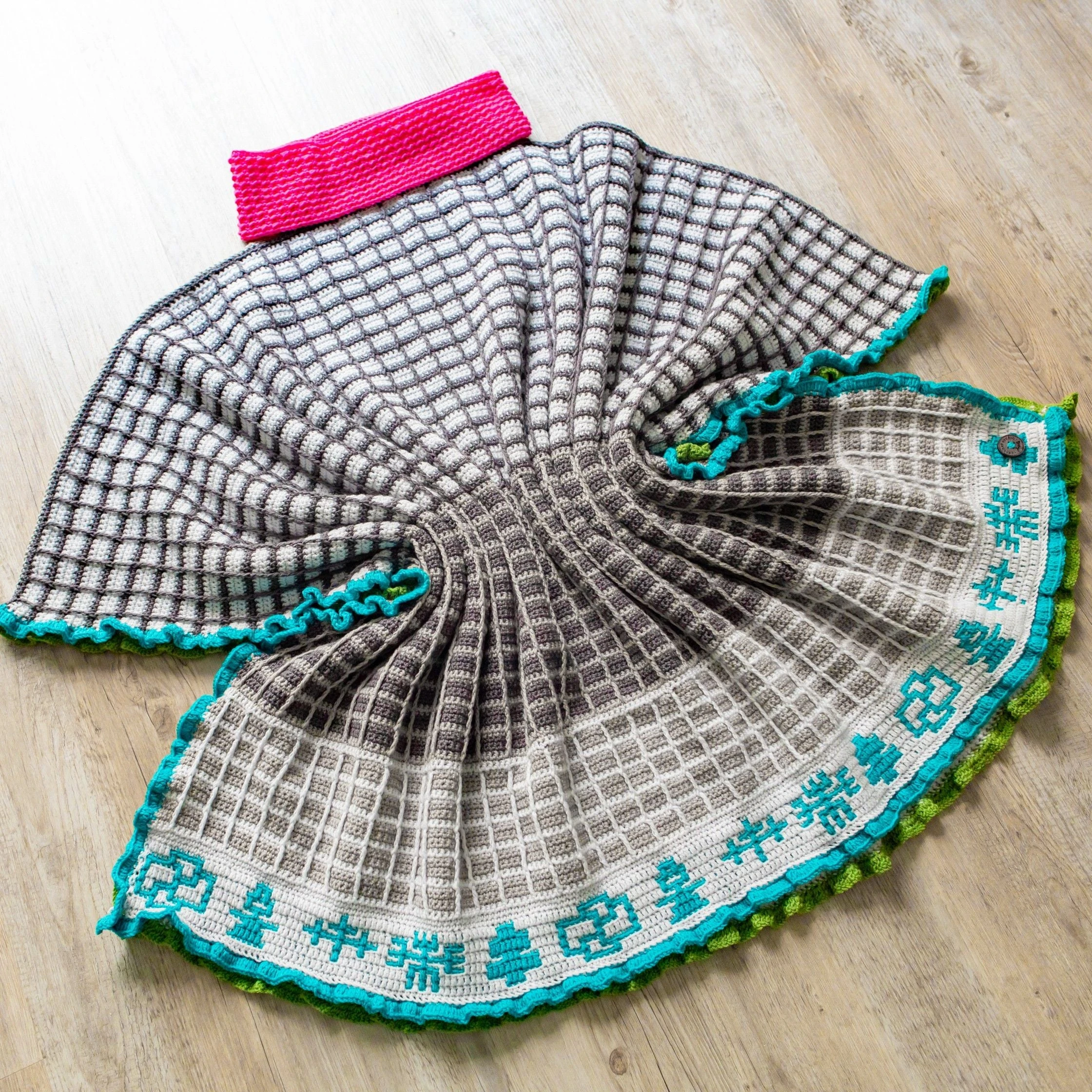 18781-norse-zen-poncho-1.webp