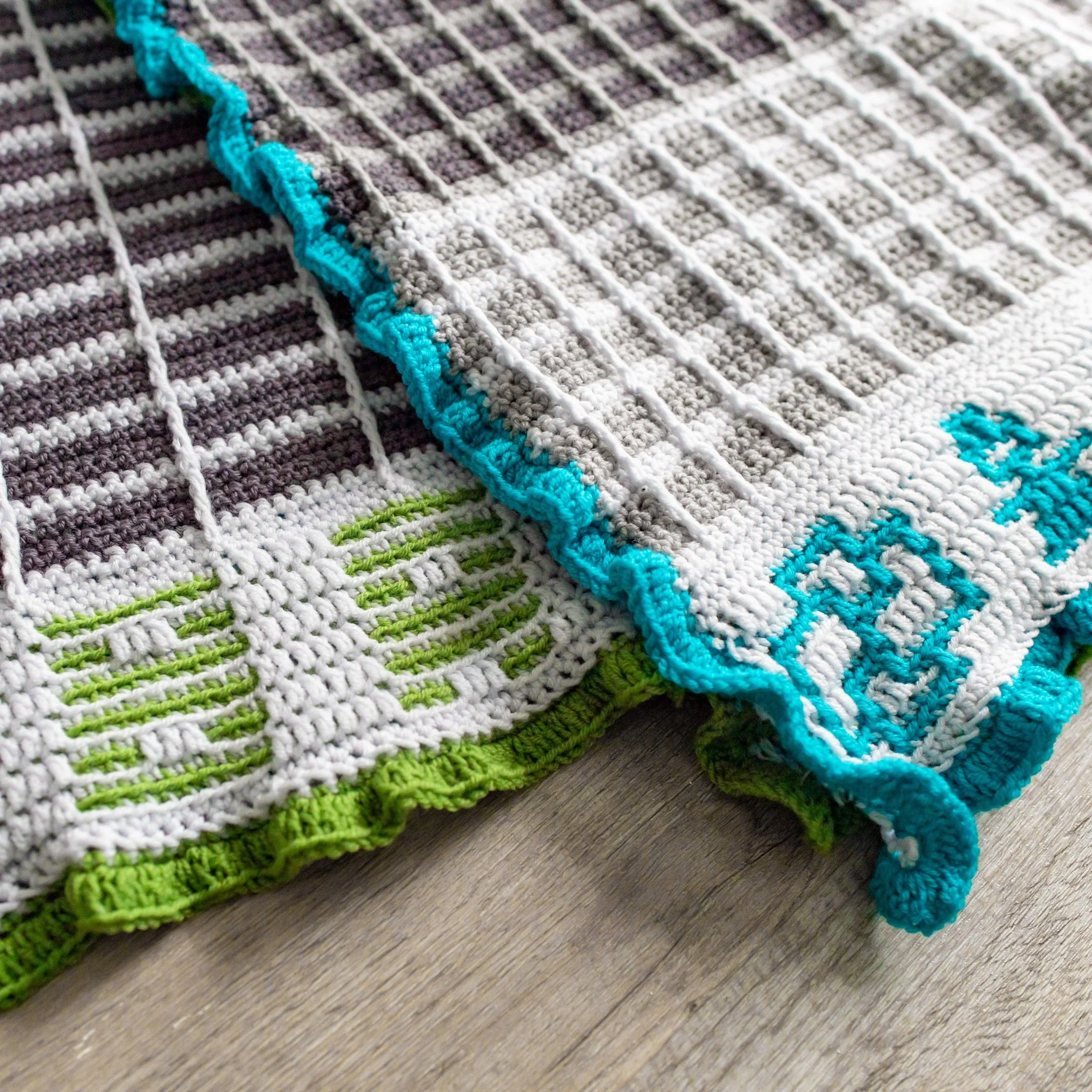 18781-norse-zen-poncho-1.webp