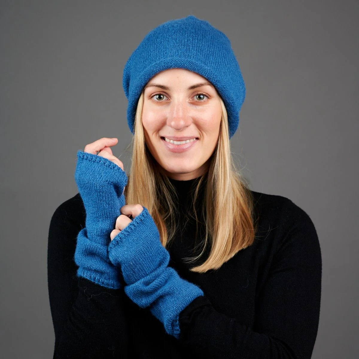 18782-ash-knit-wrist-warmers-1.webp