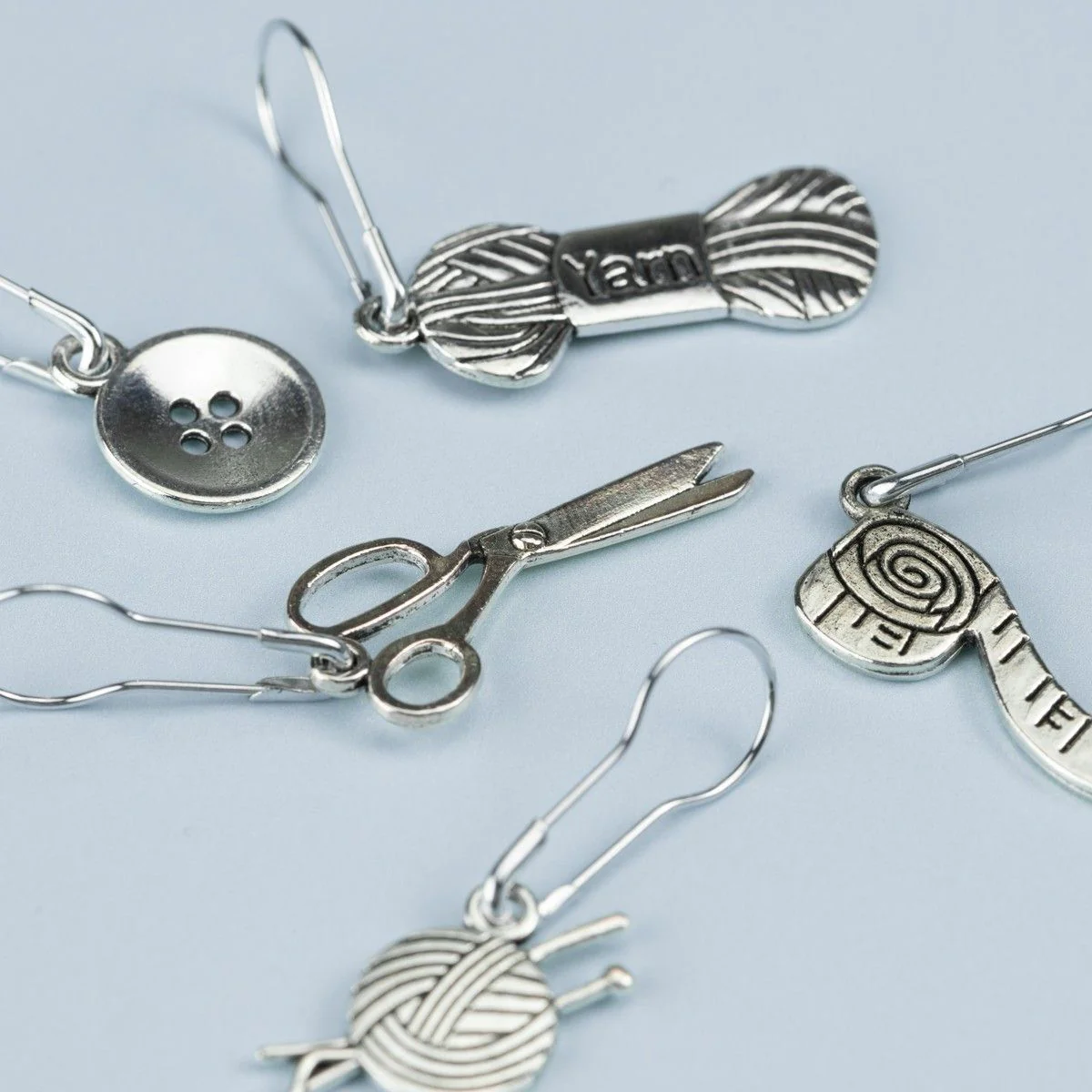 Stitch Markers w. Shawl Needle