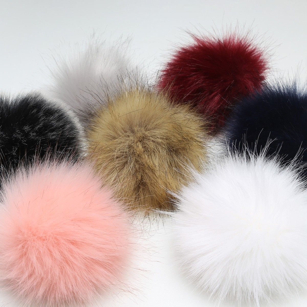 1965-pom-pom-white-1.webp