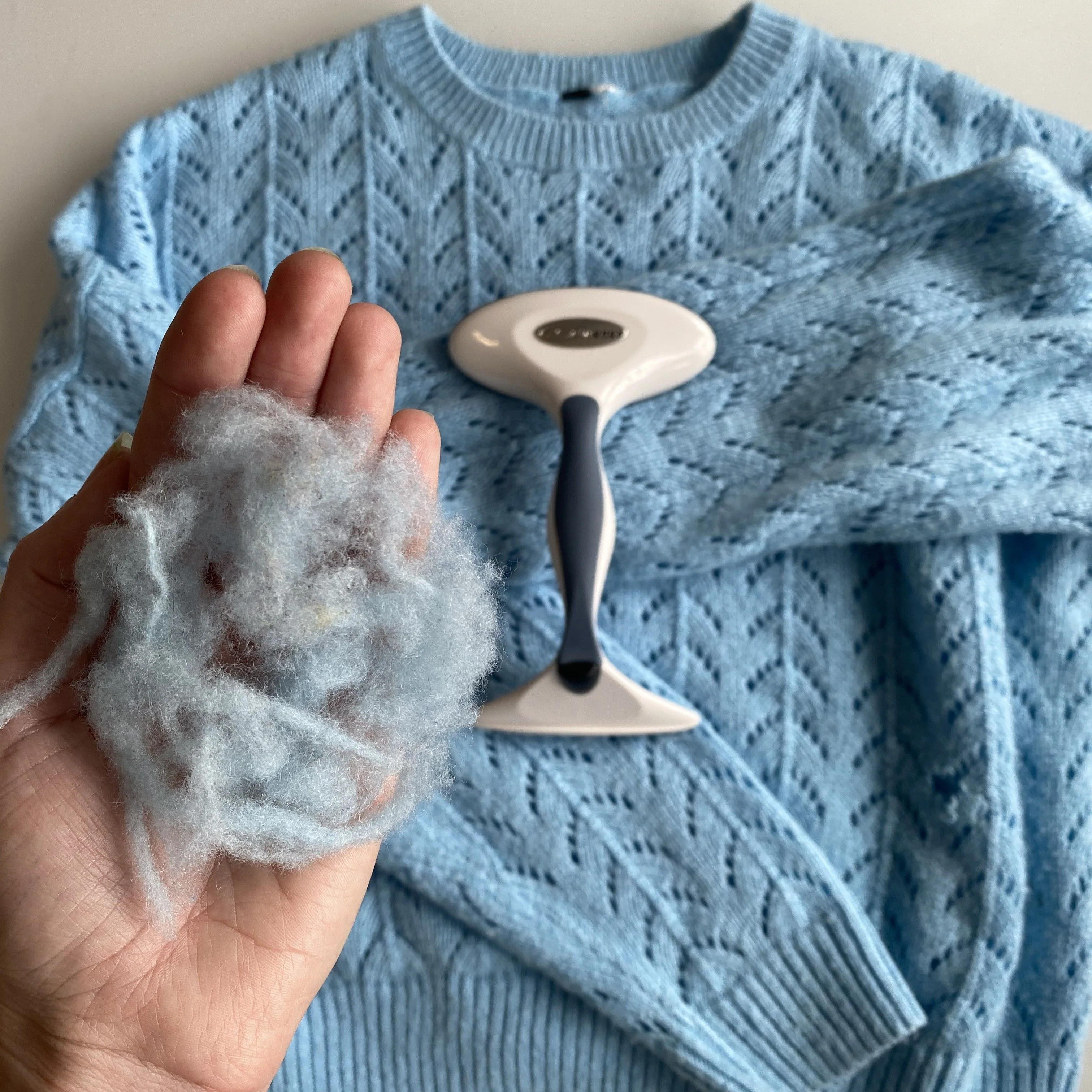1975-gleener-fabric-shaver-lint-brush-1.webp