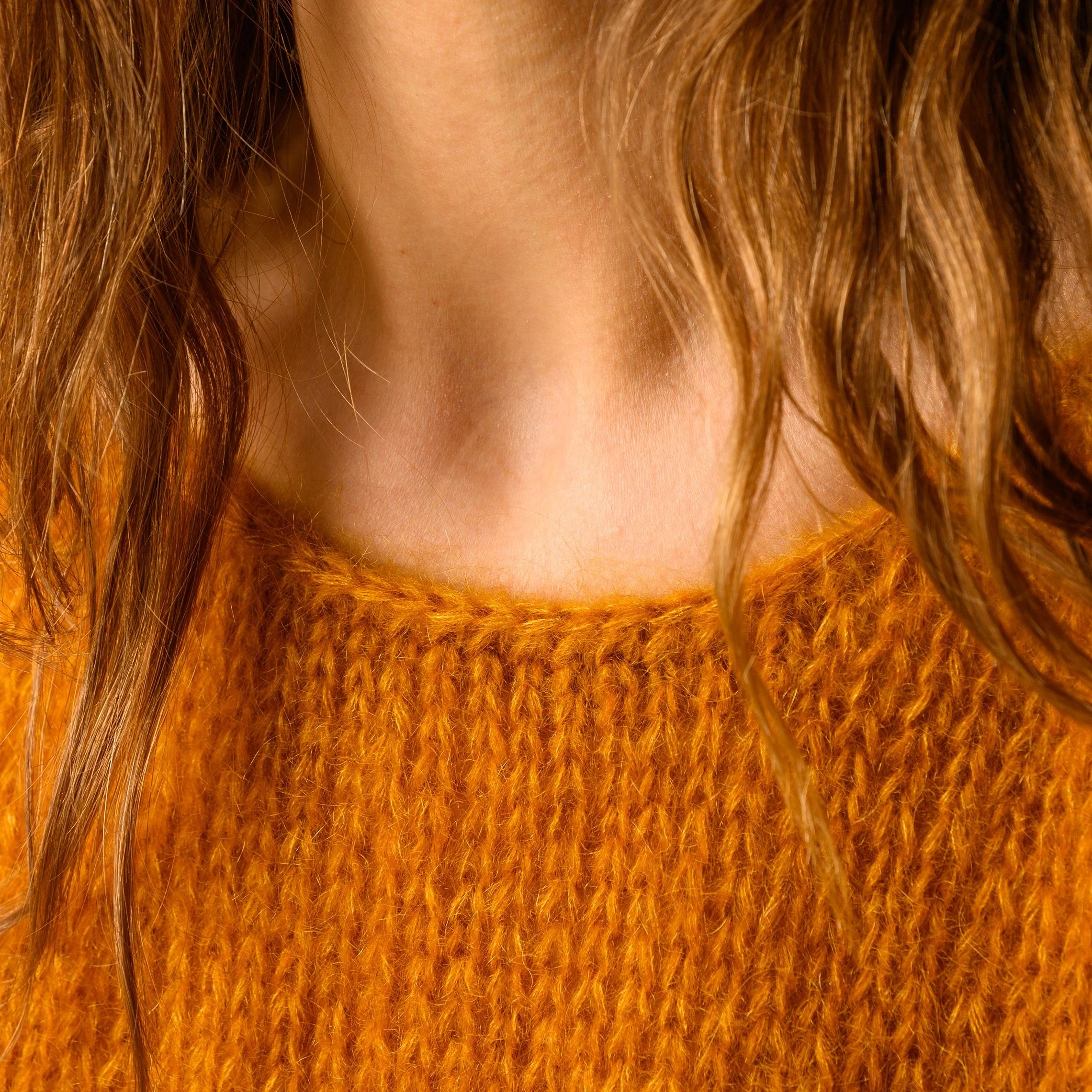 19787-yrsa-sweater-1.webp