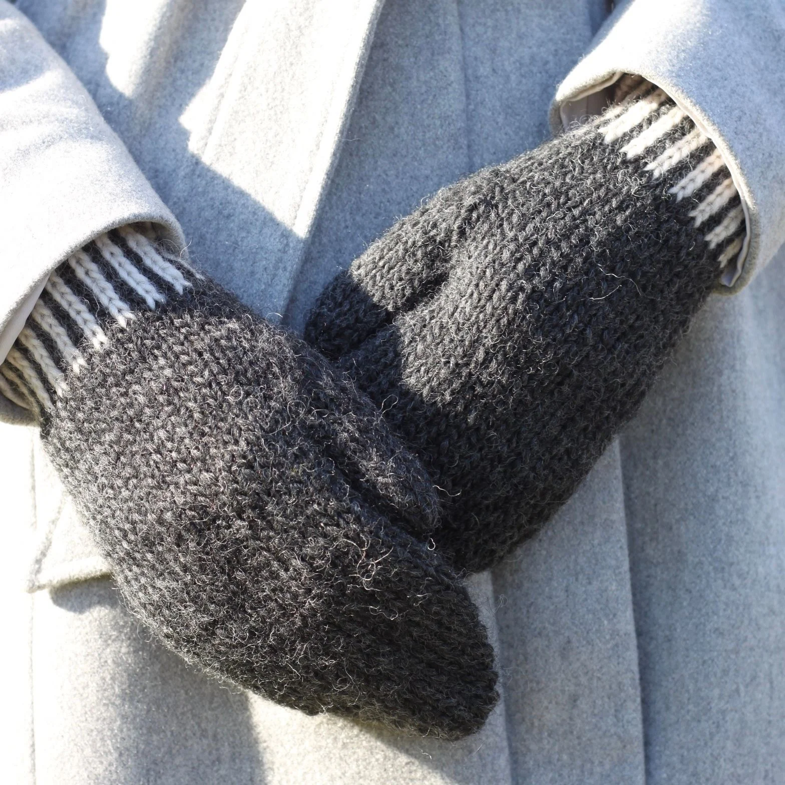 19894-happy-mittens-1.webp