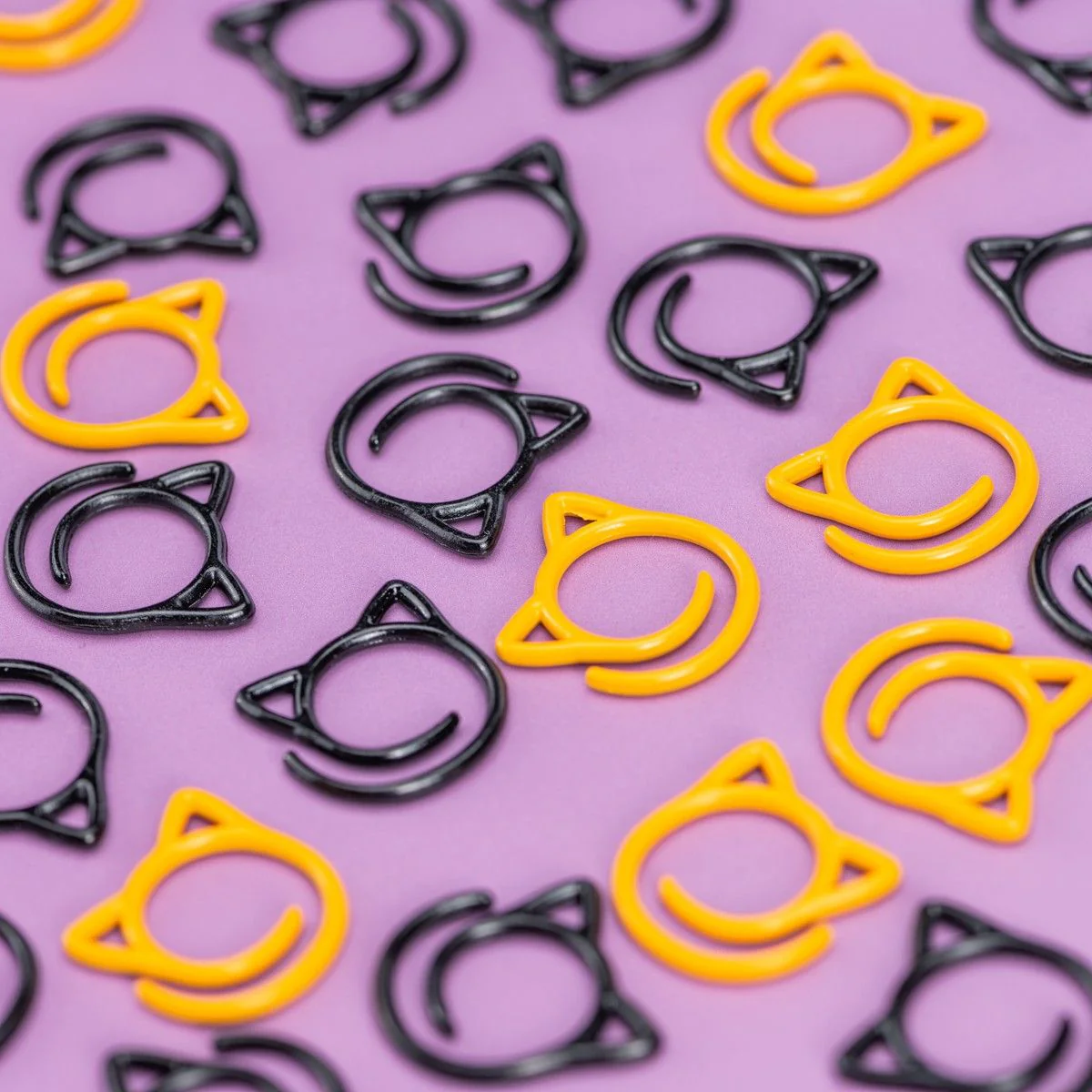 1994-metal-stitch-markers-halloween-cat-1.webp