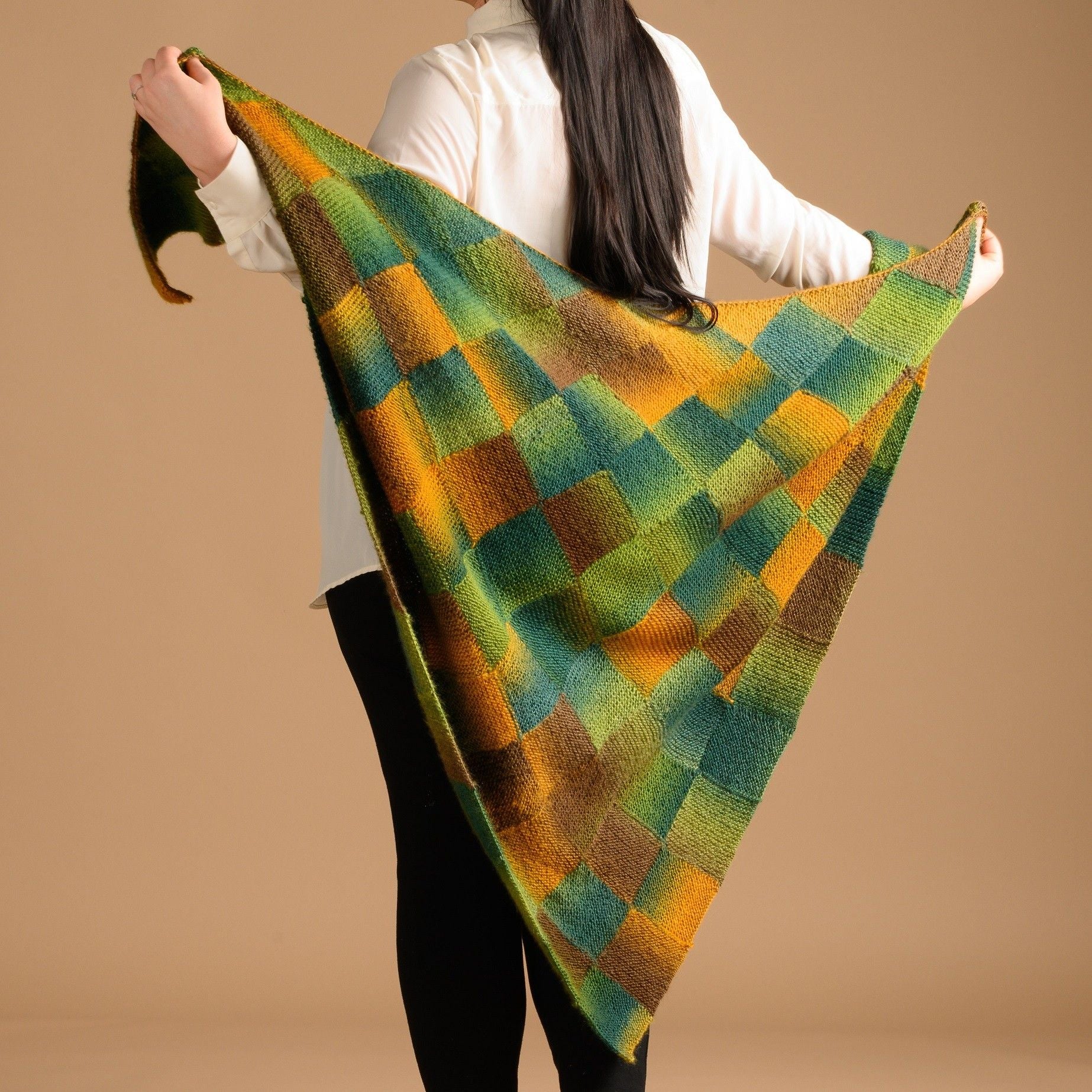 20109-juniper-shawl-1.webp