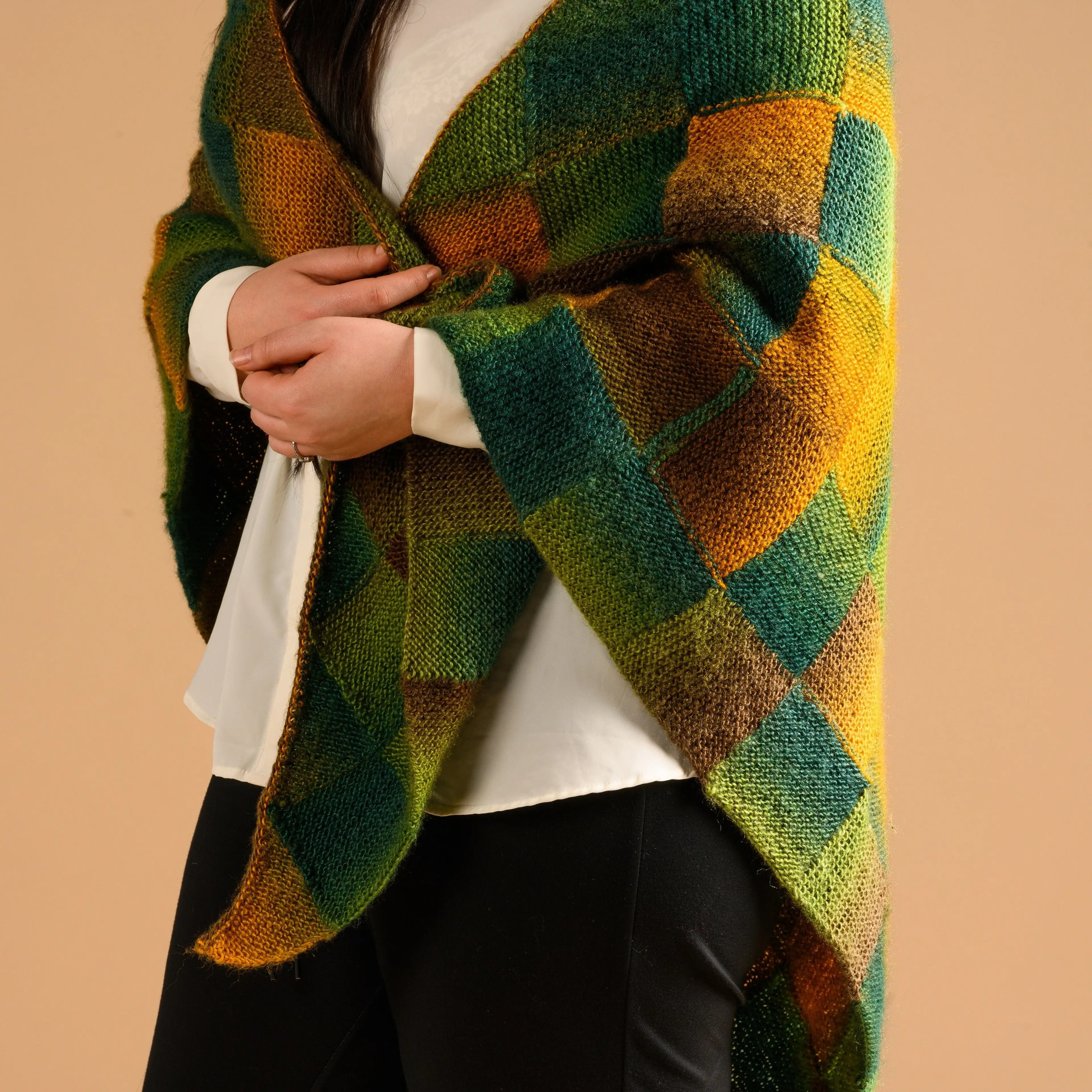 20109-juniper-shawl-1.webp