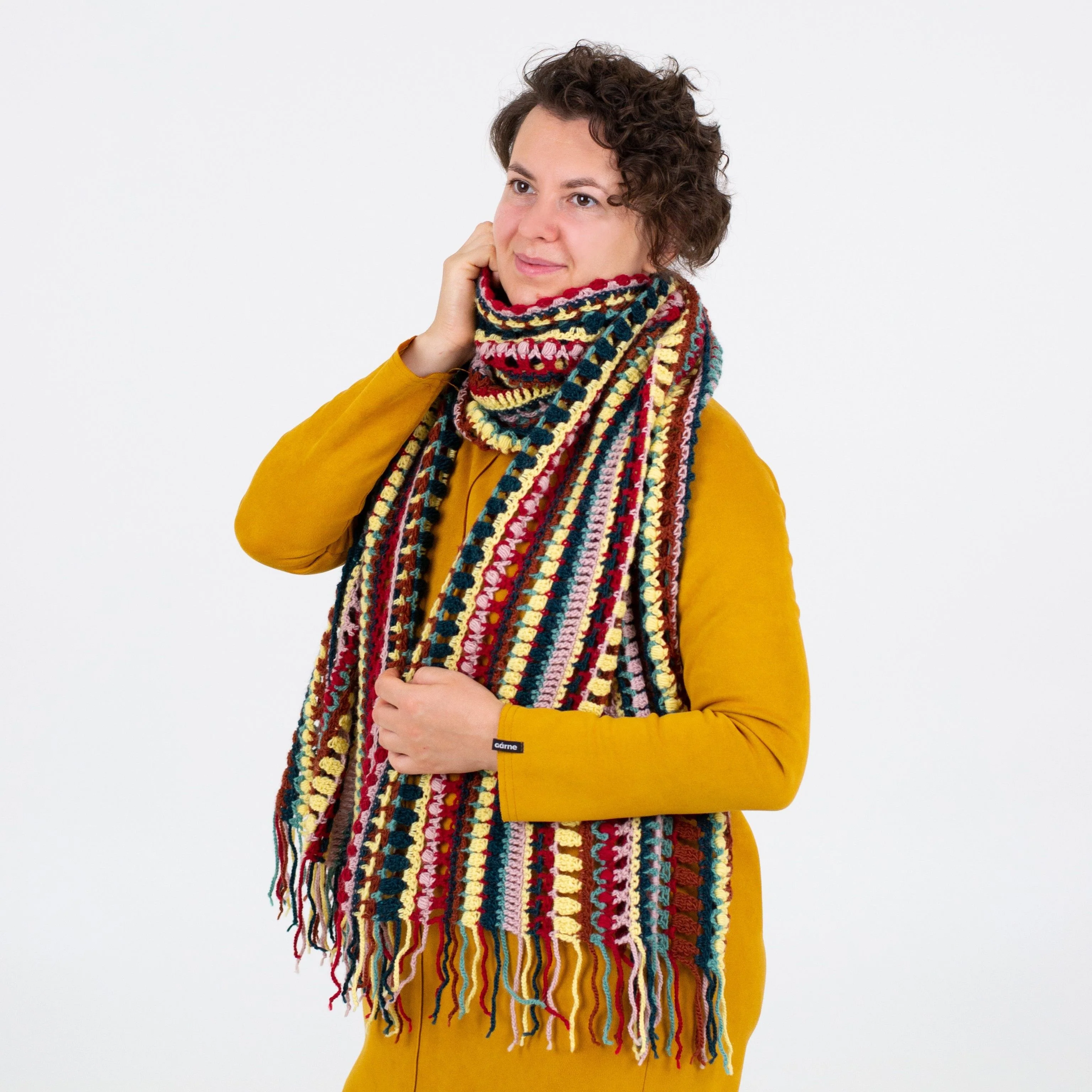 20240-serene-stripes-scarf-1.webp
