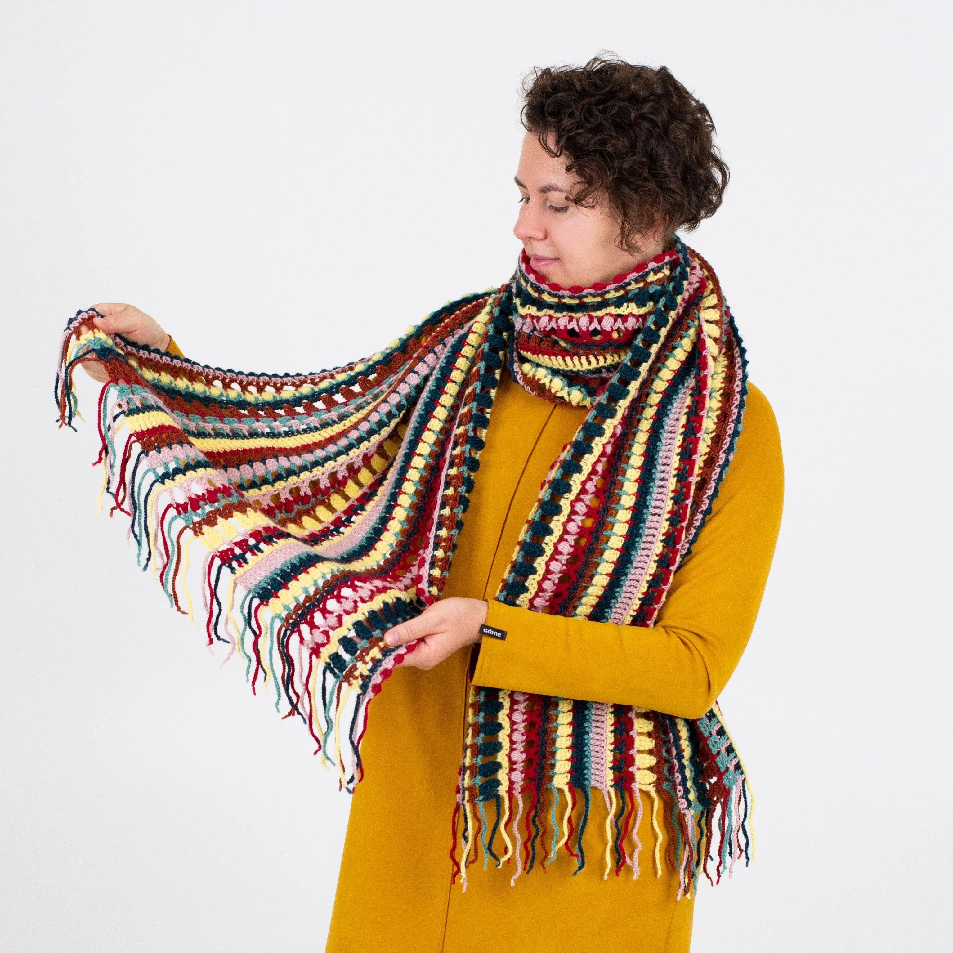 20240-serene-stripes-scarf-1.webp
